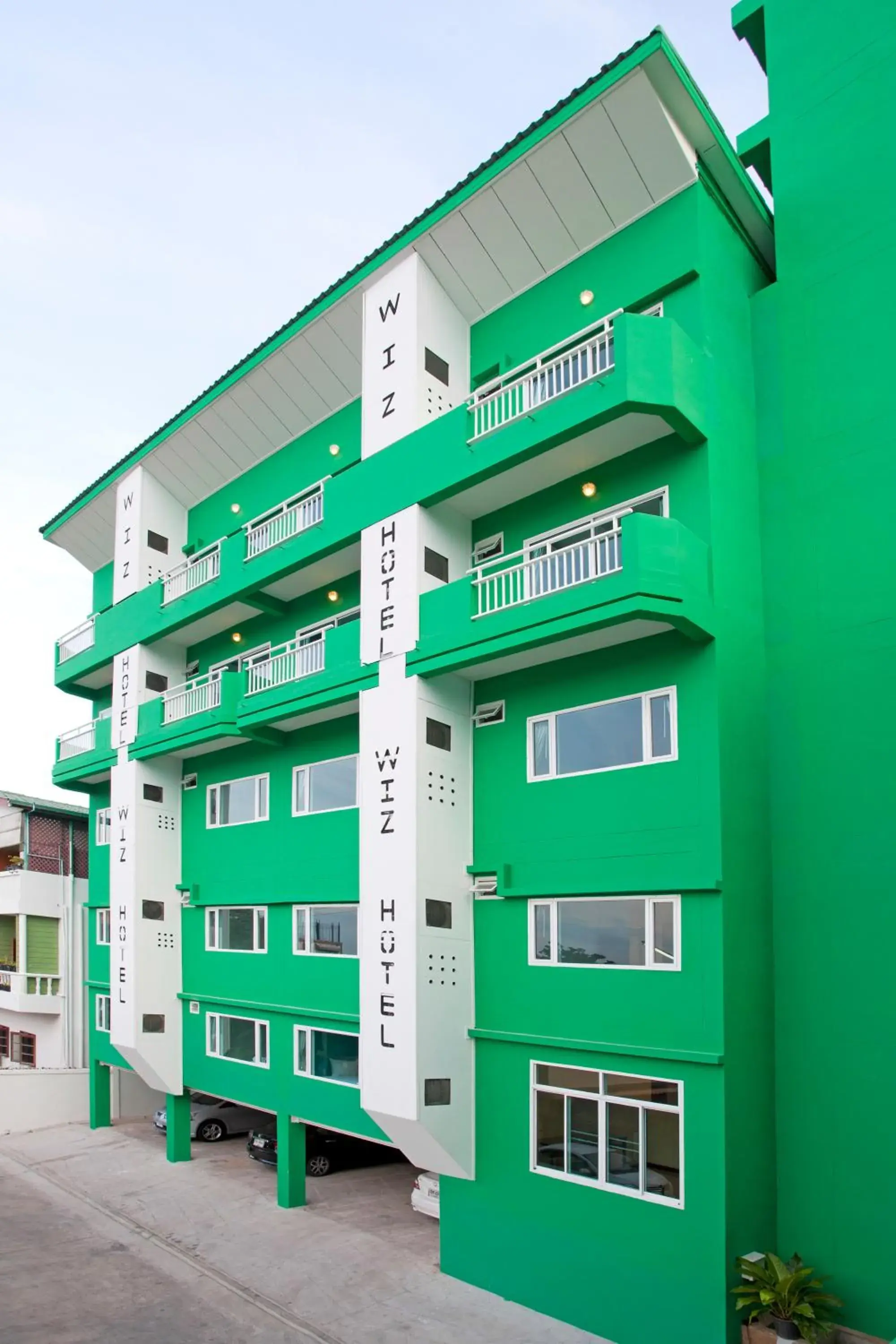 Facade/entrance in Wiz Hotel Facade/entrance in Wiz Hotel