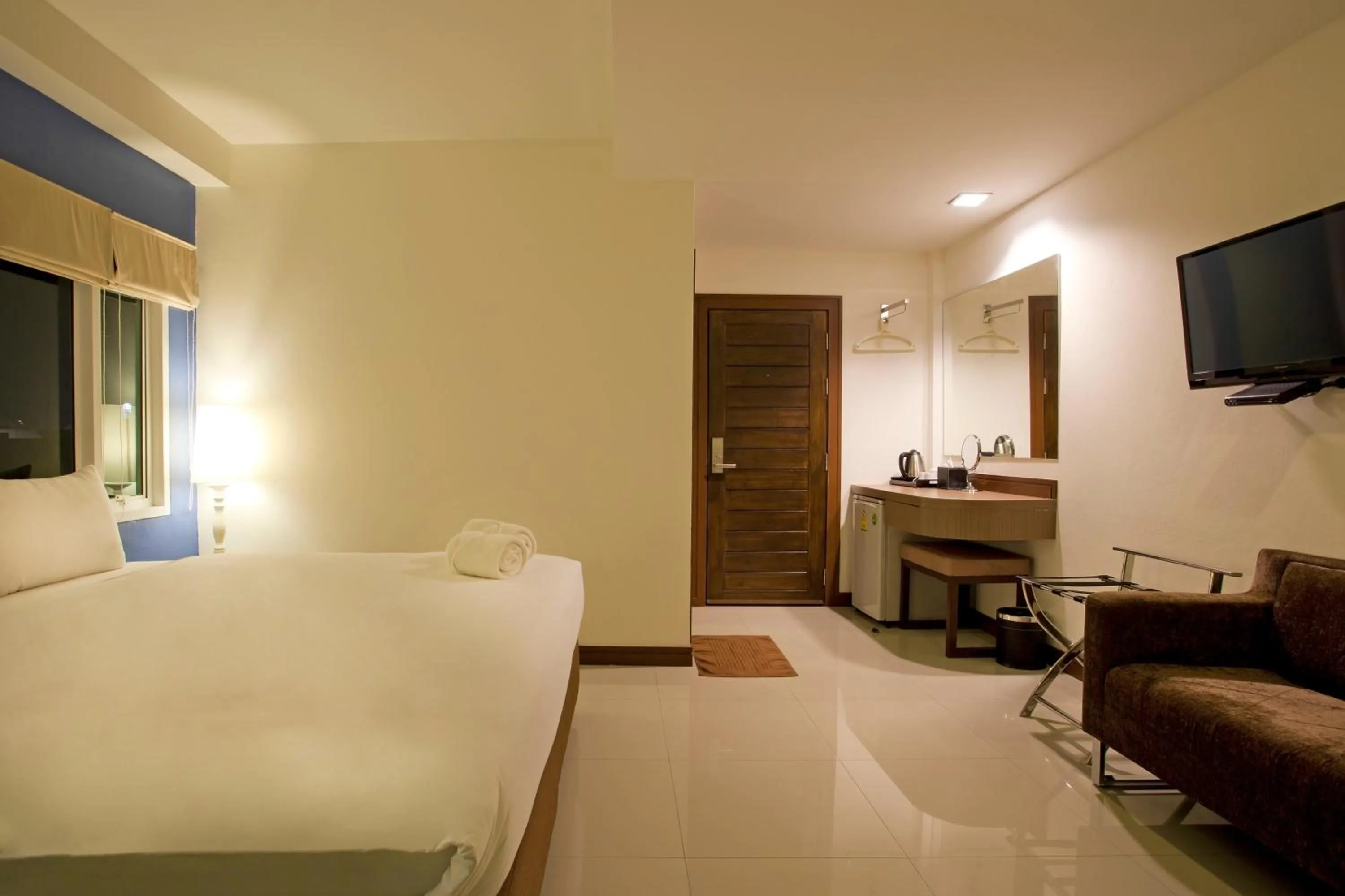 Photo of the whole room, Bed in Wiz Hotel