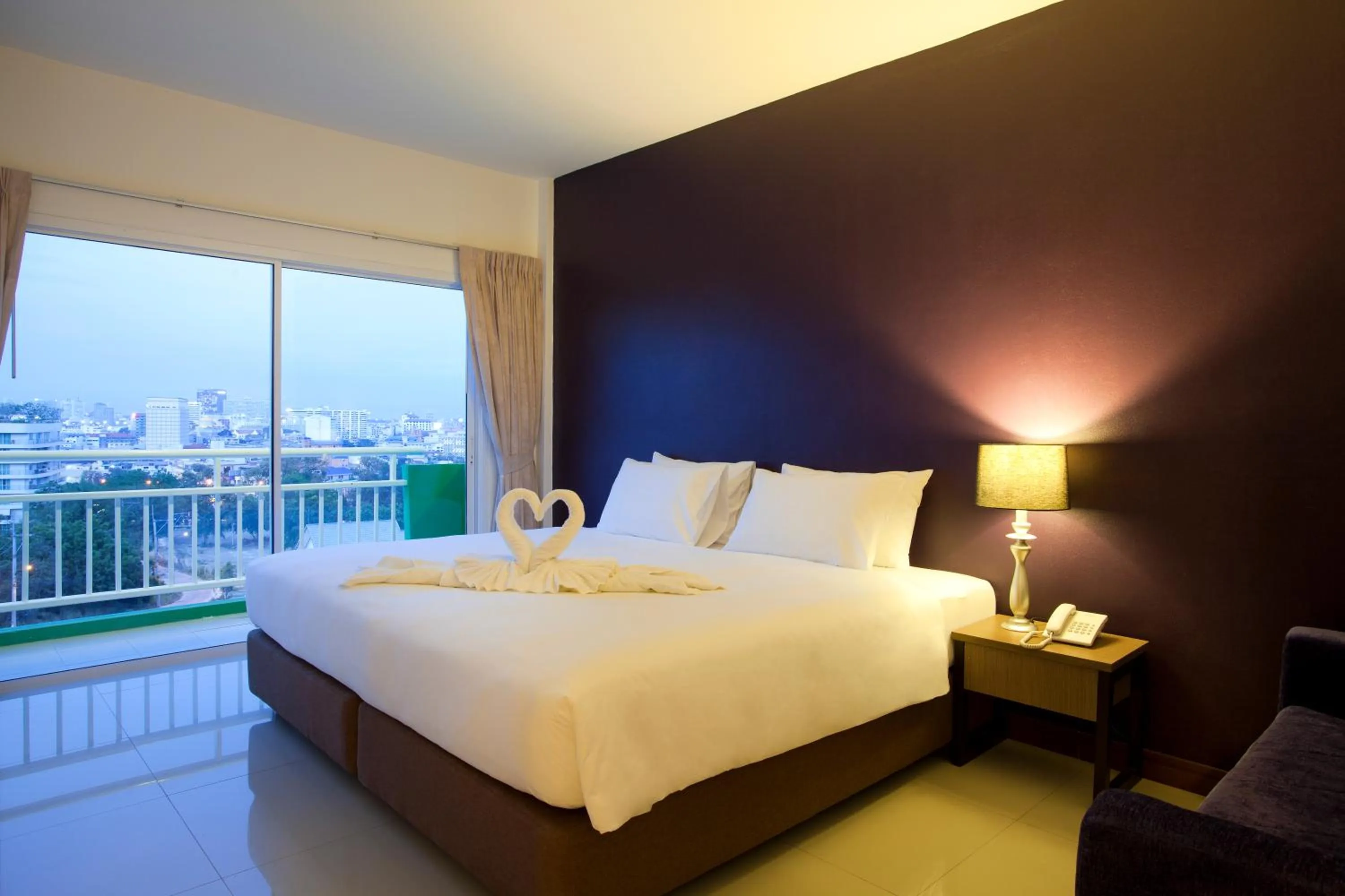 Photo of the whole room, Bed in Wiz Hotel