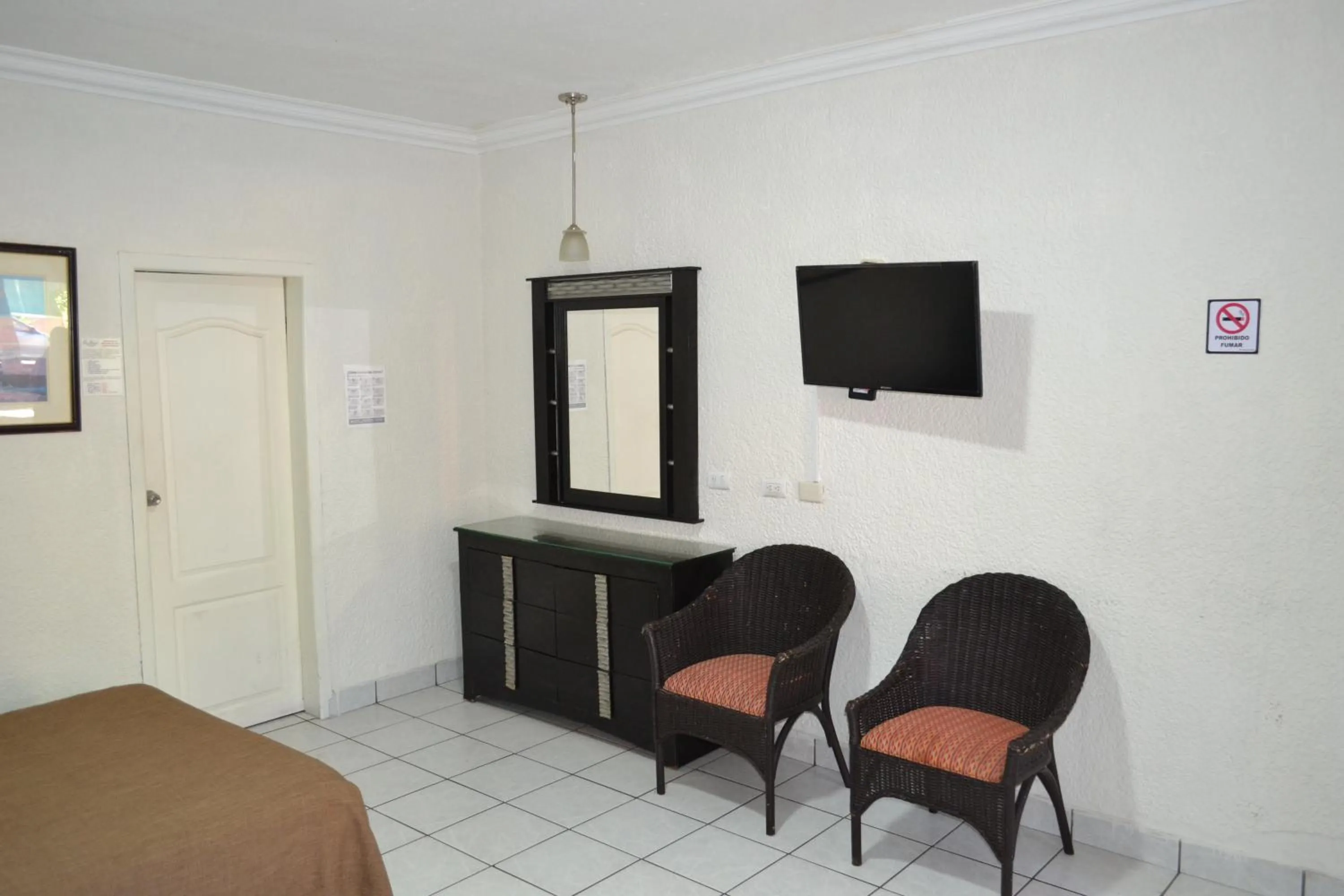 TV and multimedia in Hotel La Quinta Posada Real