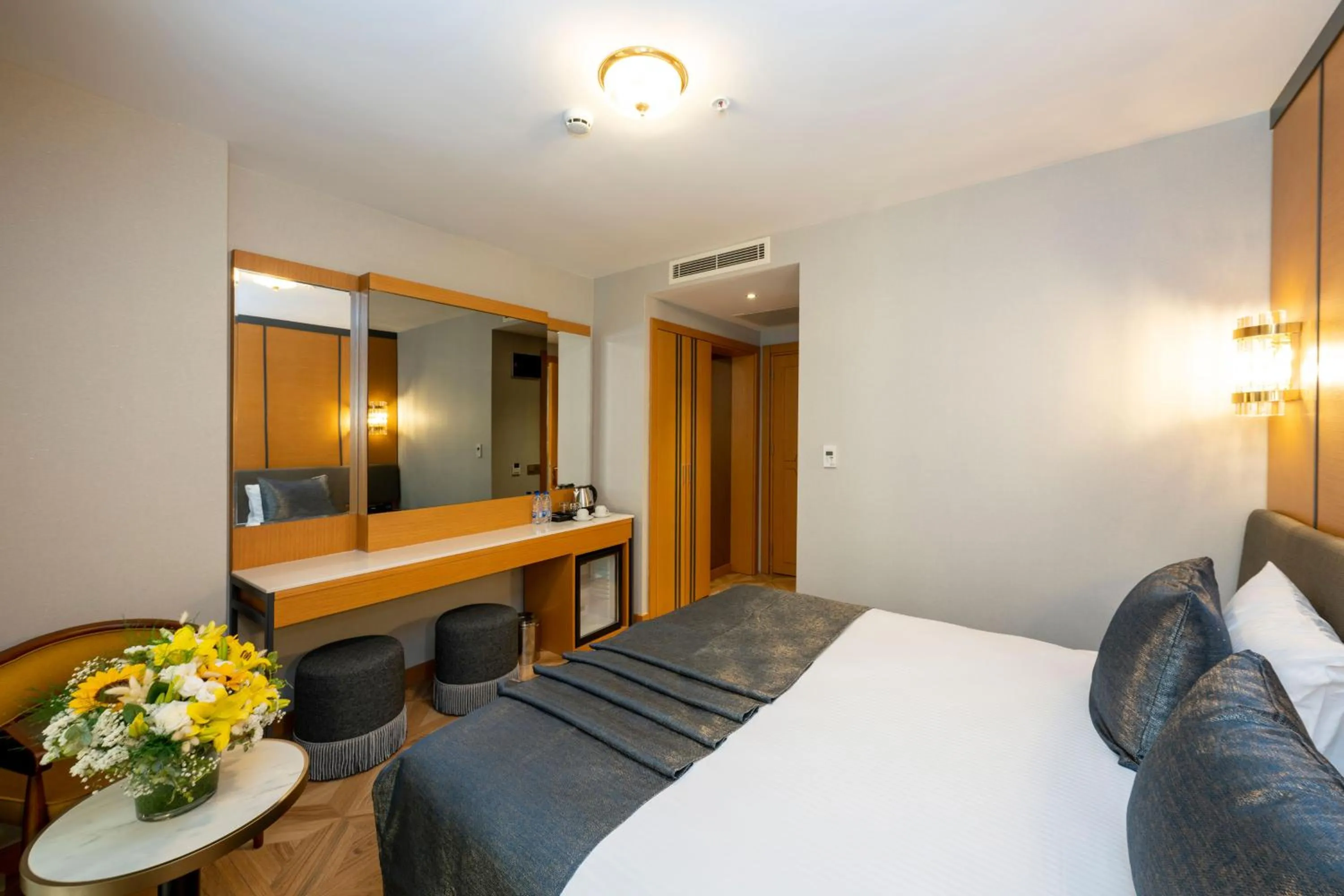 Photo of the whole room, Bed in Freya Hotel