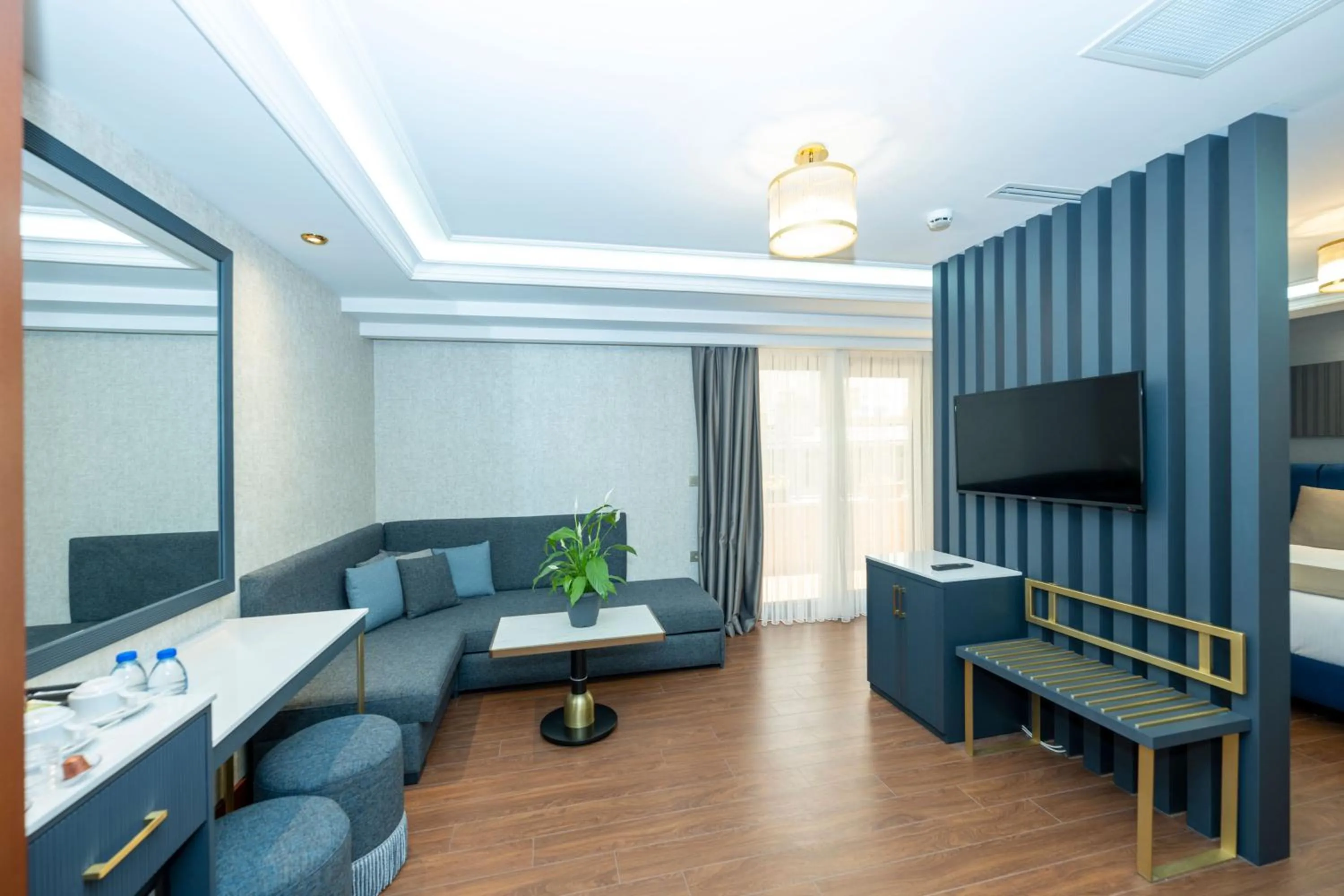 Communal lounge/ TV room in Freya Hotel