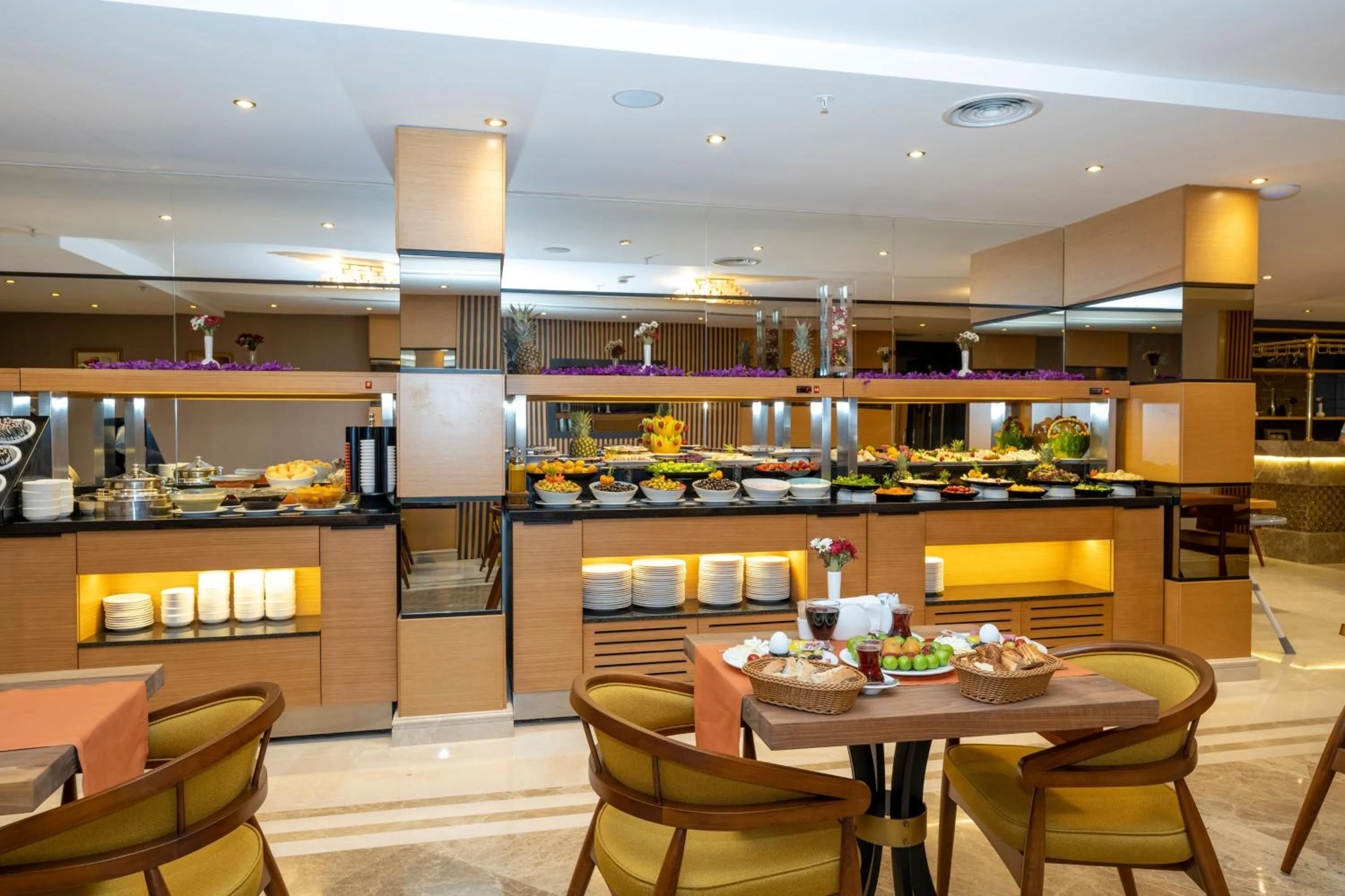 Restaurant/places to eat in Freya Hotel