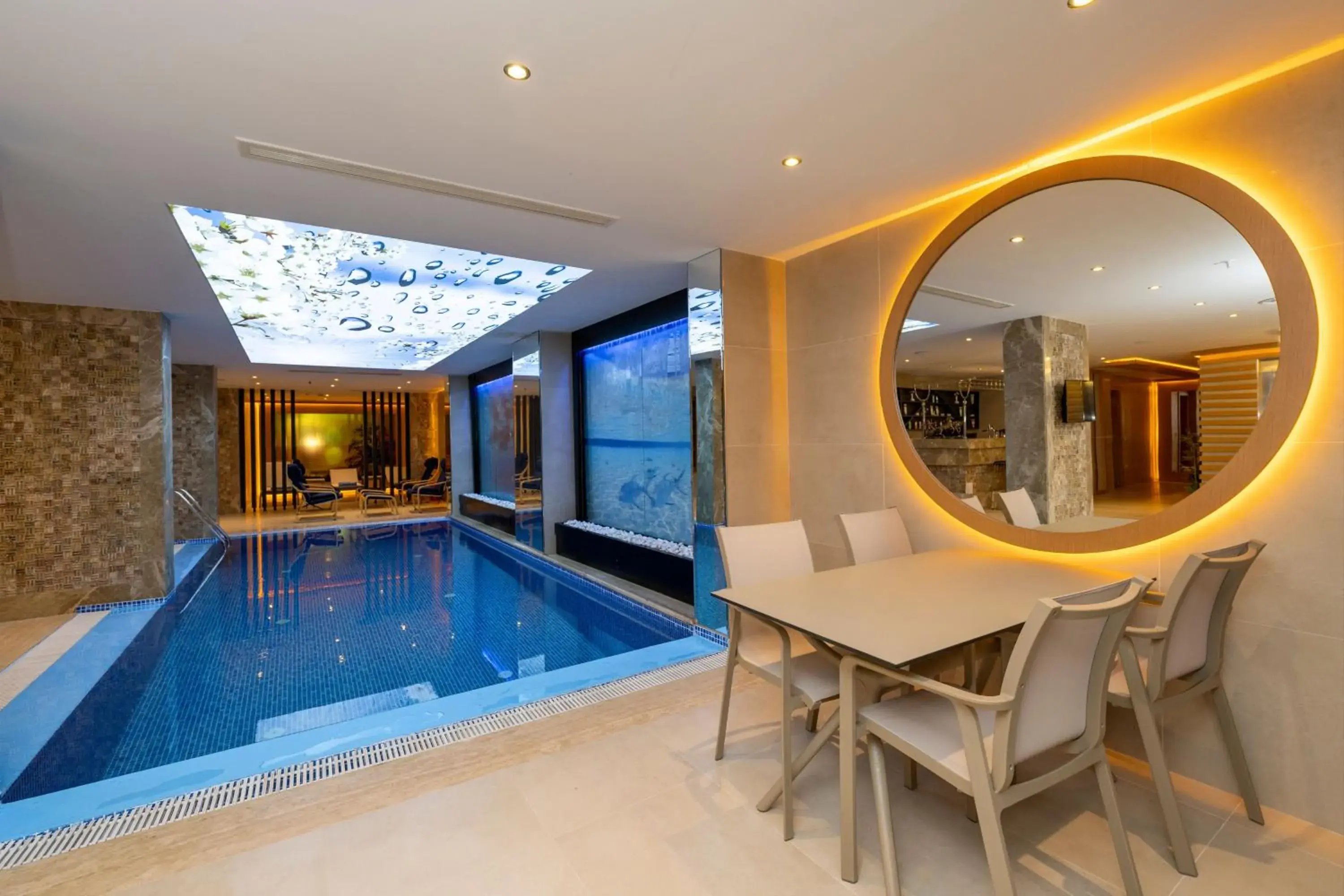 Swimming pool in Freya Hotel Swimming pool in Freya Hotel