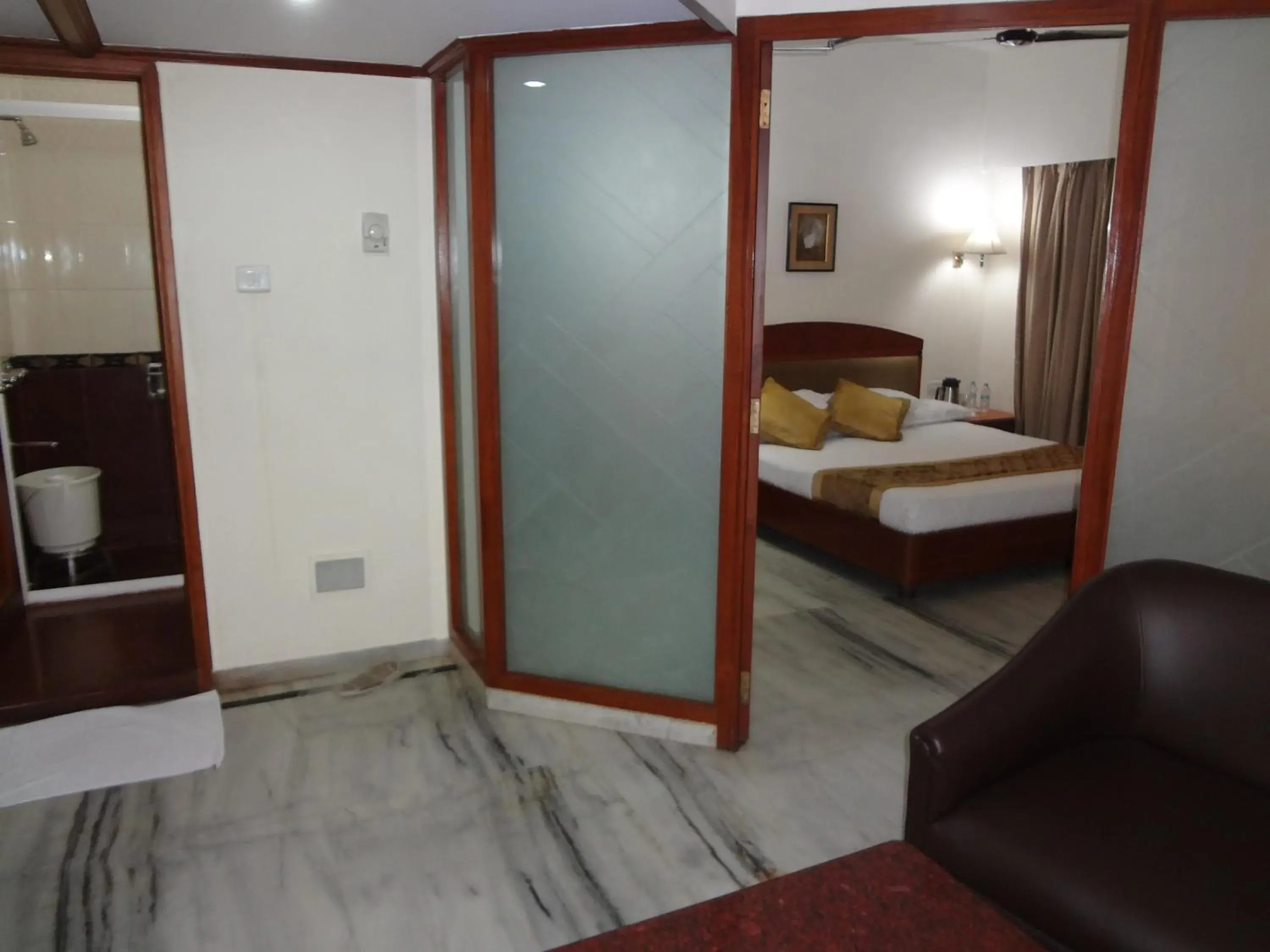 Photo of the whole room, Bed in Daspalla Executive Court Photo of the whole room, Bed in Daspalla Executive Court