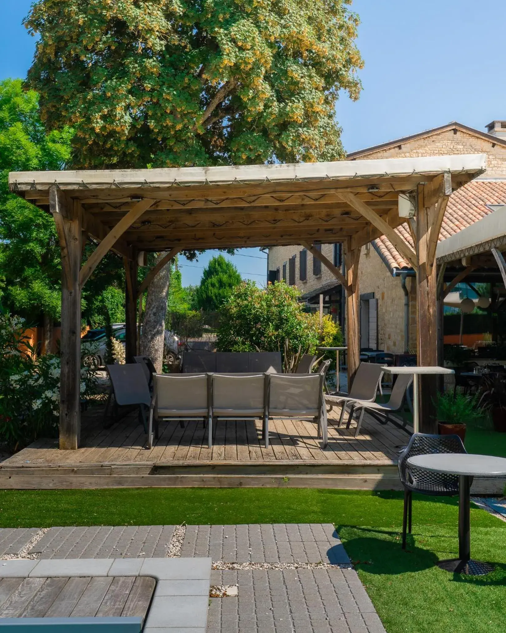 Patio in Logis Hotel-Restaurant Saint Romain Patio in Logis Hotel-Restaurant Saint Romain