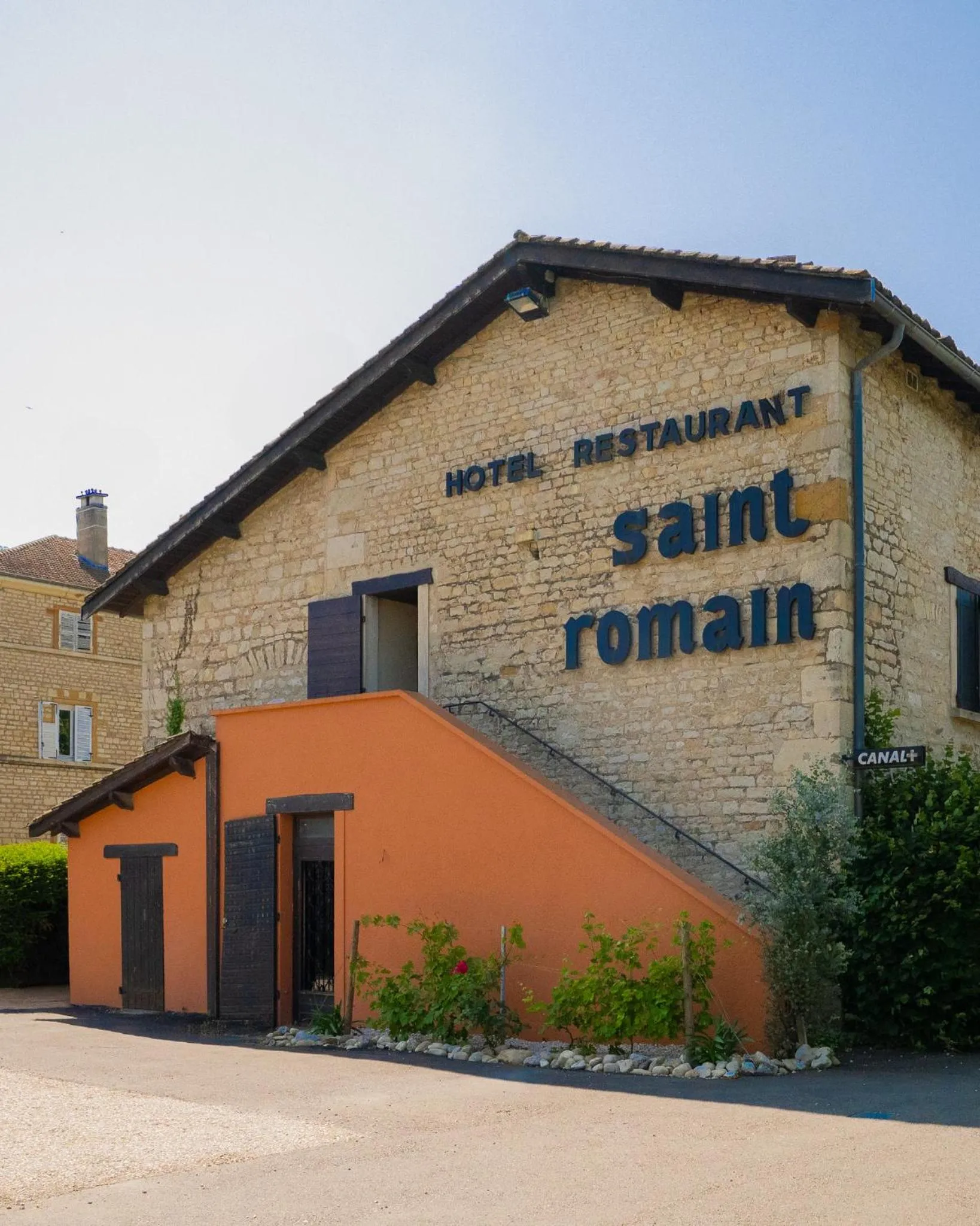 Property building in Logis Hotel-Restaurant Saint Romain