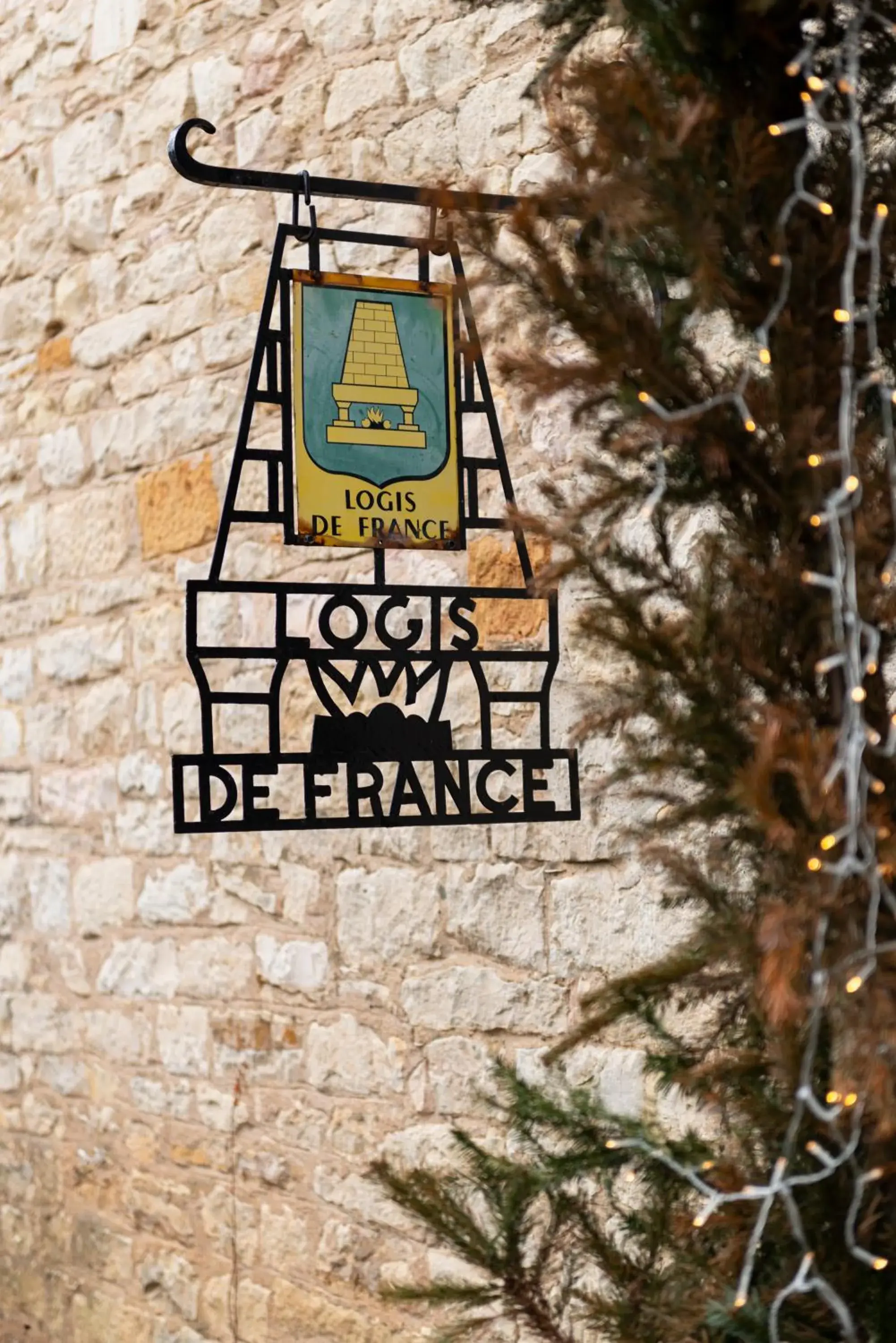 Property building in Logis Hotel-Restaurant Saint Romain Property building in Logis Hotel-Restaurant Saint Romain