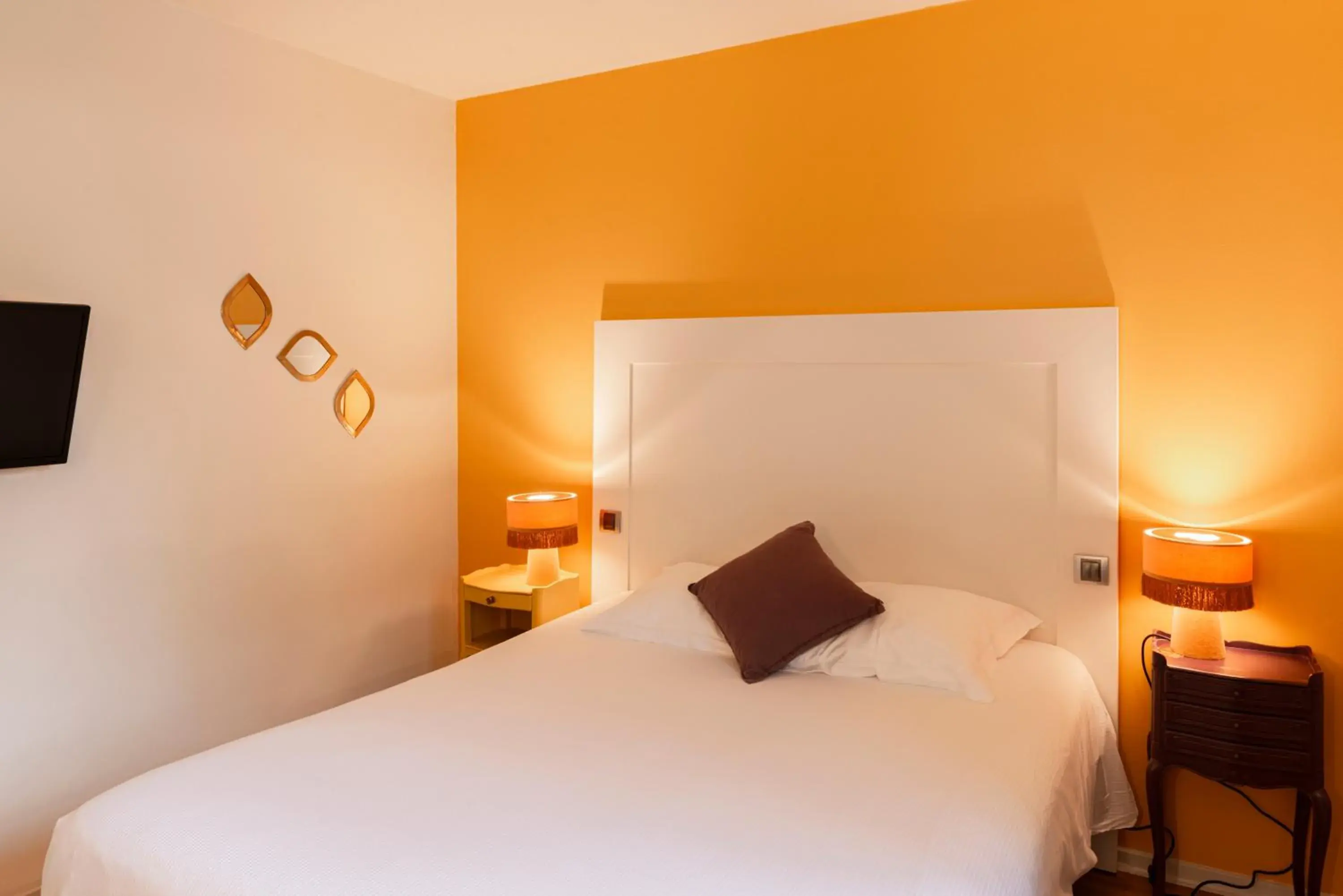 Bedroom, Bed in Logis Hotel-Restaurant Saint Romain Bedroom, Bed in Logis Hotel-Restaurant Saint Romain