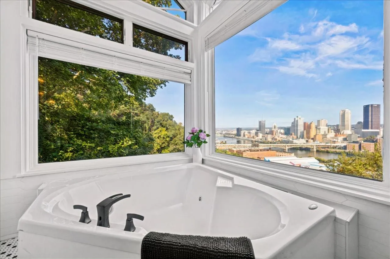 Stunning views from stylish 3-bedroom home