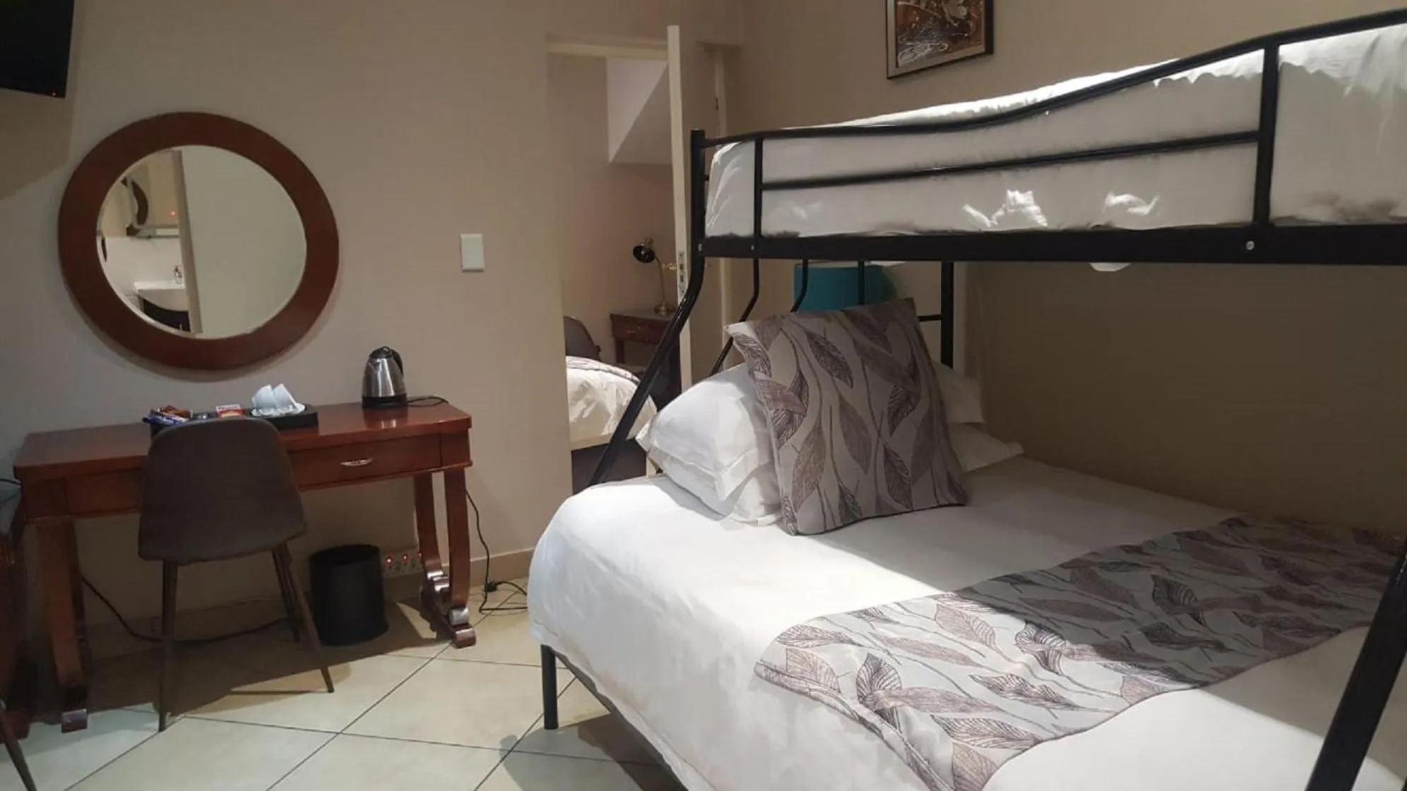 Property building, Bed in Lakeview Boutique Hotel & Conference Center