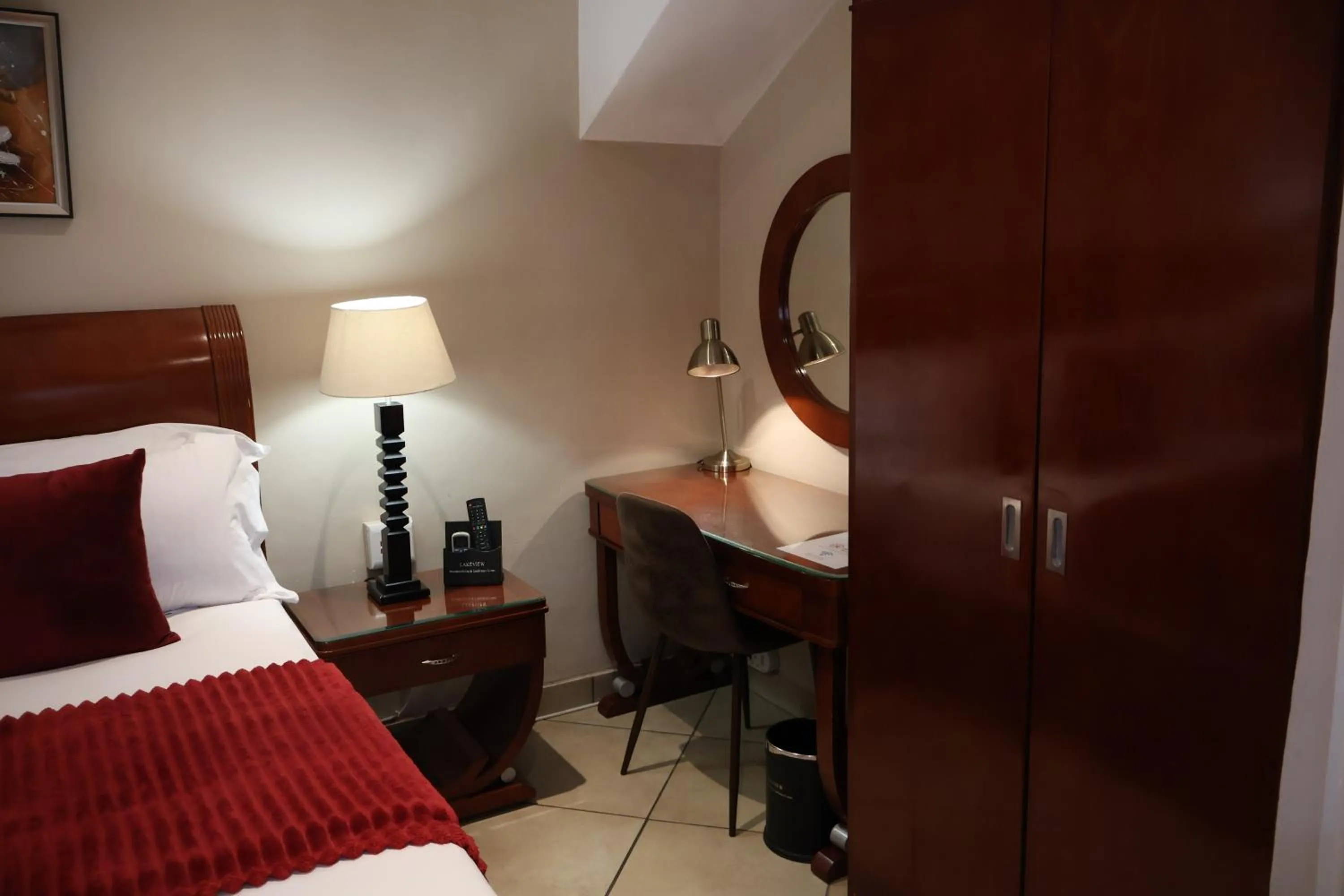 View (from property/room), Bed in Lakeview Boutique Hotel & Conference Center