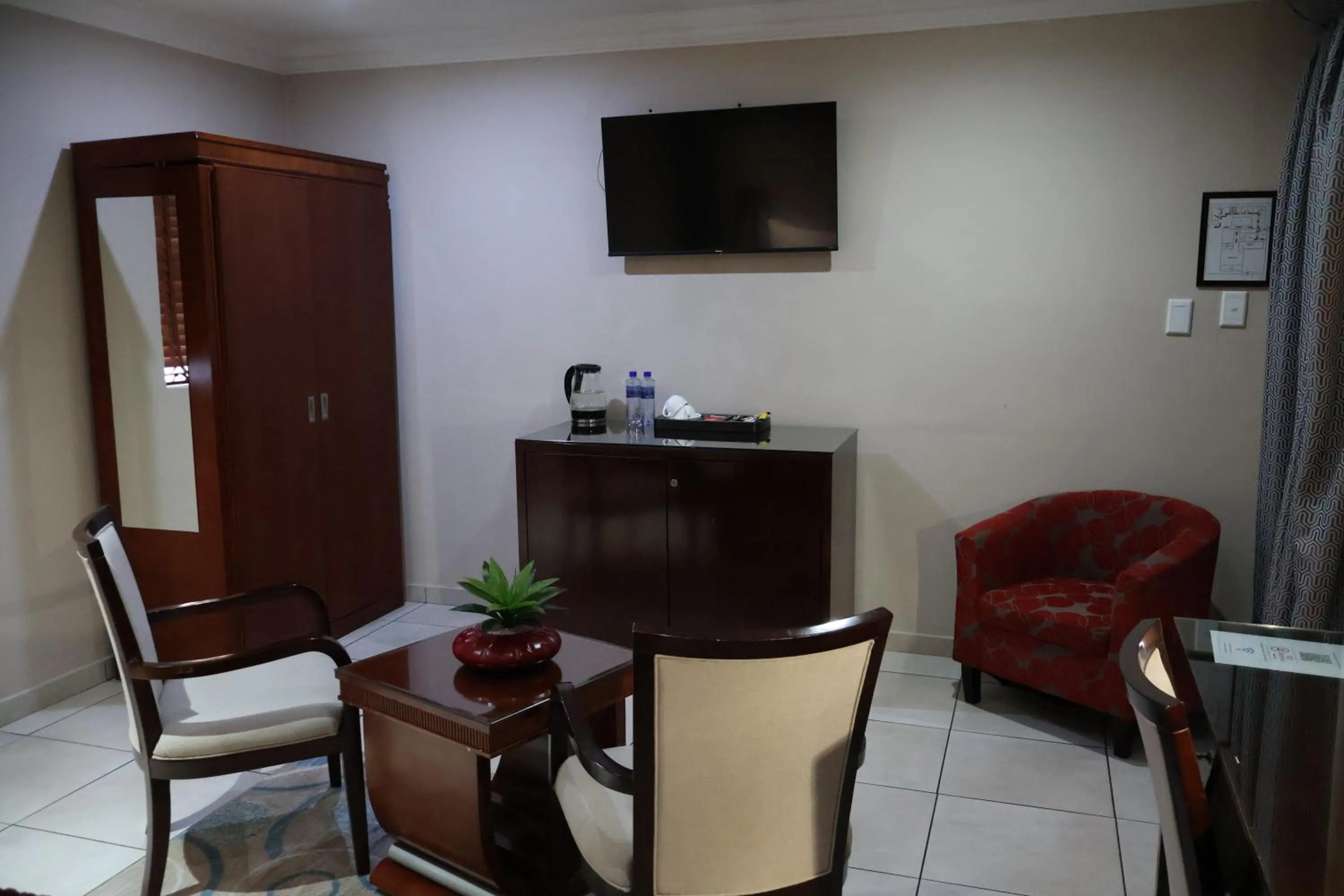 Bedroom in Lakeview Boutique Hotel & Conference Center