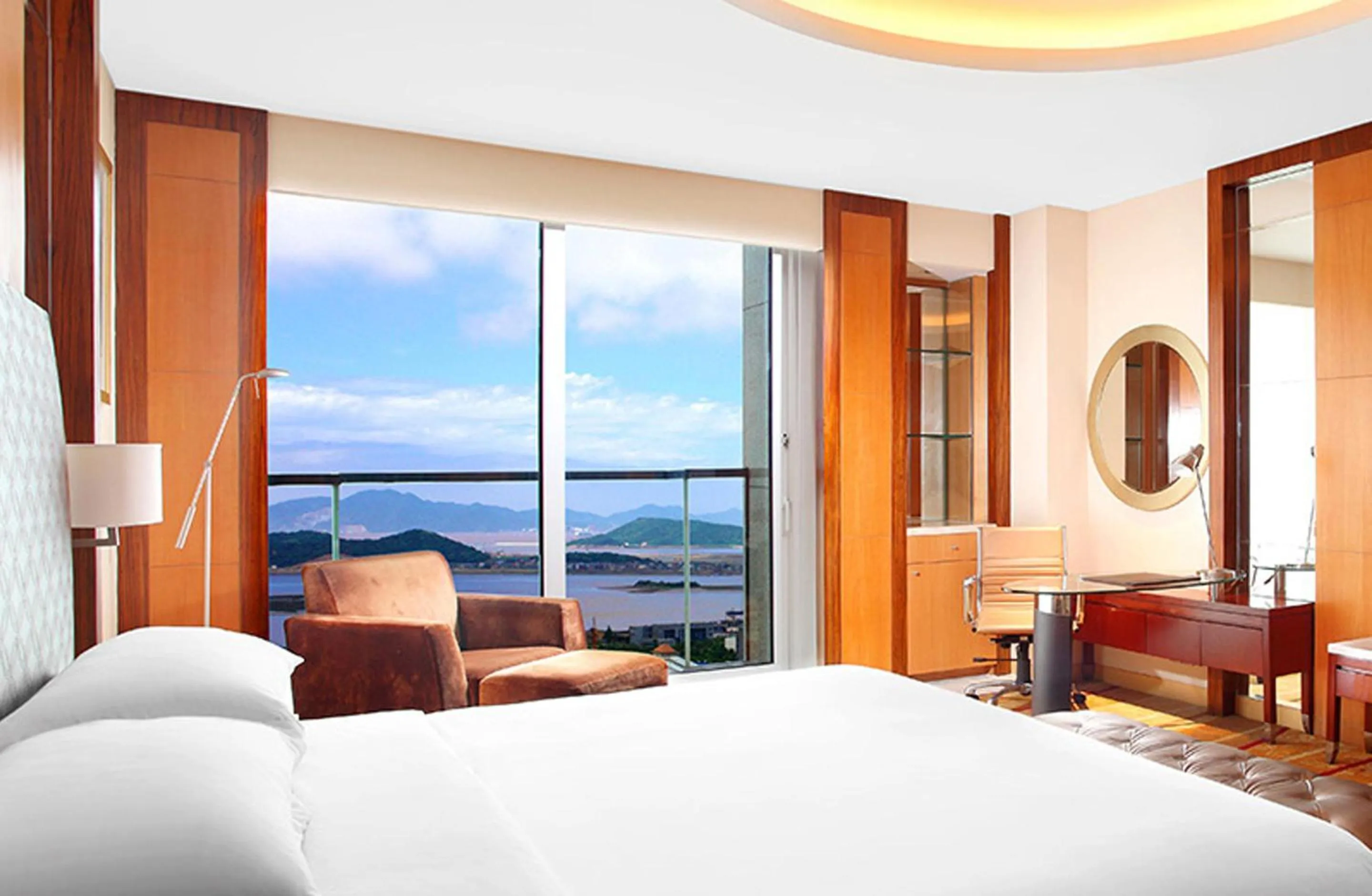 Bed in Sheraton Zhoushan Hotel