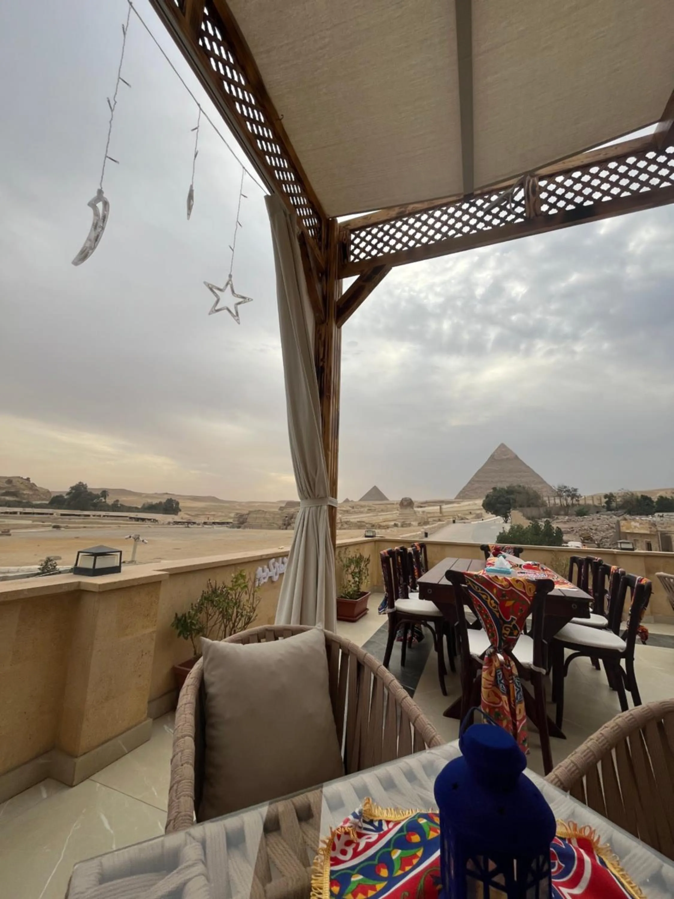 Restaurant/places to eat in The Gate Hotel Front Pyramids & Sphinx View