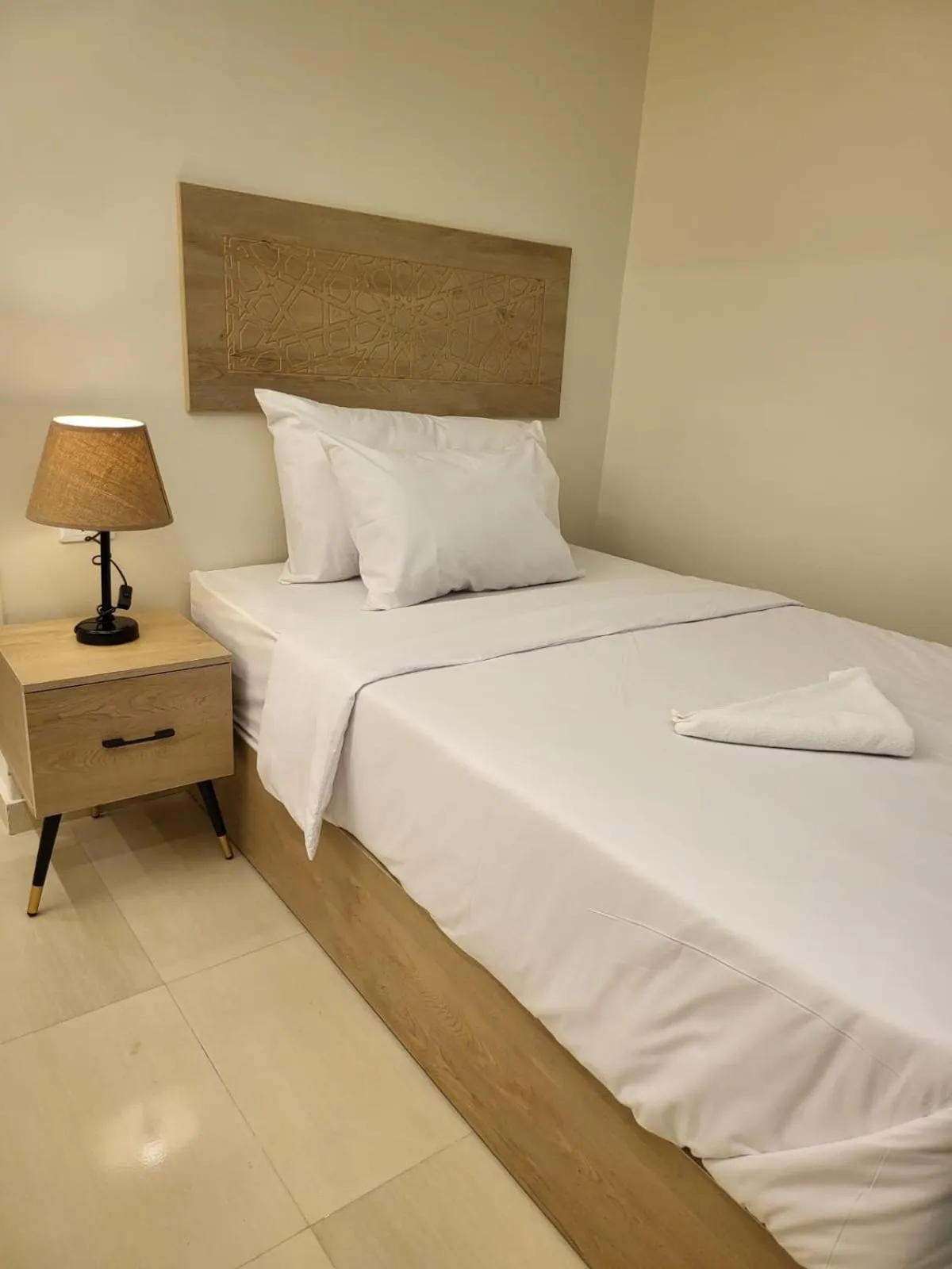 Bedroom, Bed in The Gate Hotel Front Pyramids & Sphinx View