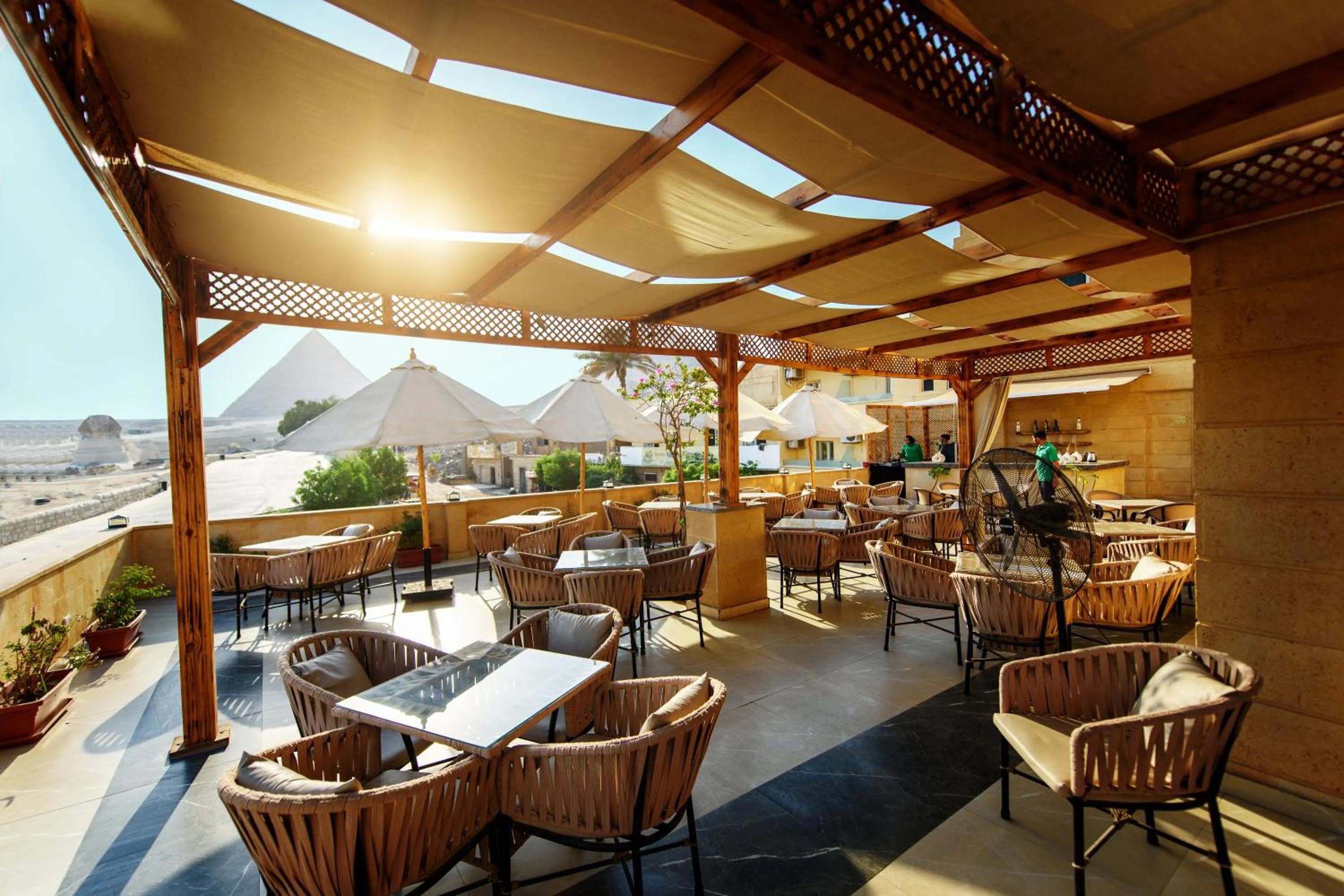 Restaurant/places to eat in The Gate Hotel Front Pyramids & Sphinx View