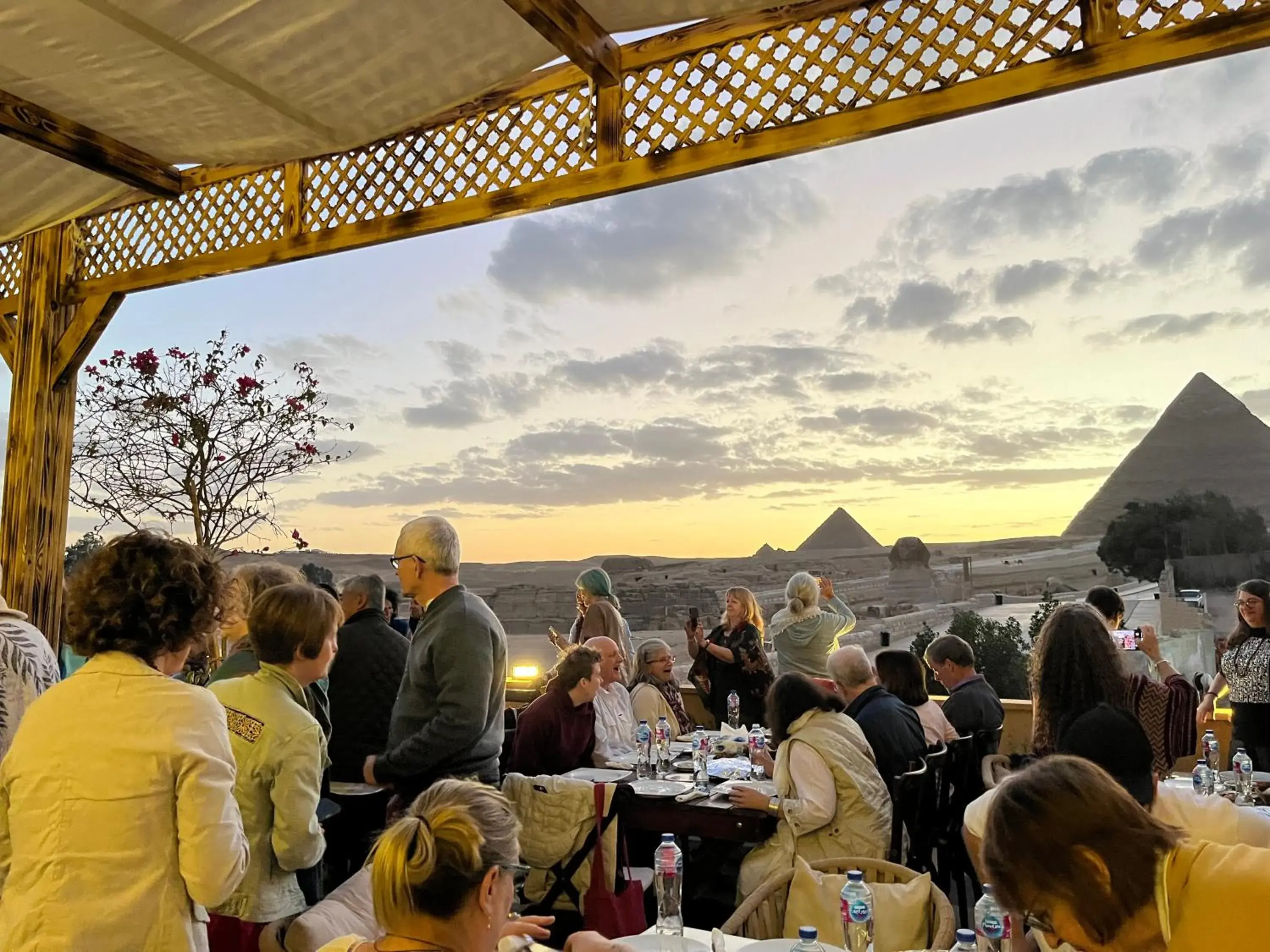 Restaurant/places to eat in The Gate Hotel Front Pyramids & Sphinx View Restaurant/places to eat in The Gate Hotel Front Pyramids & Sphinx View