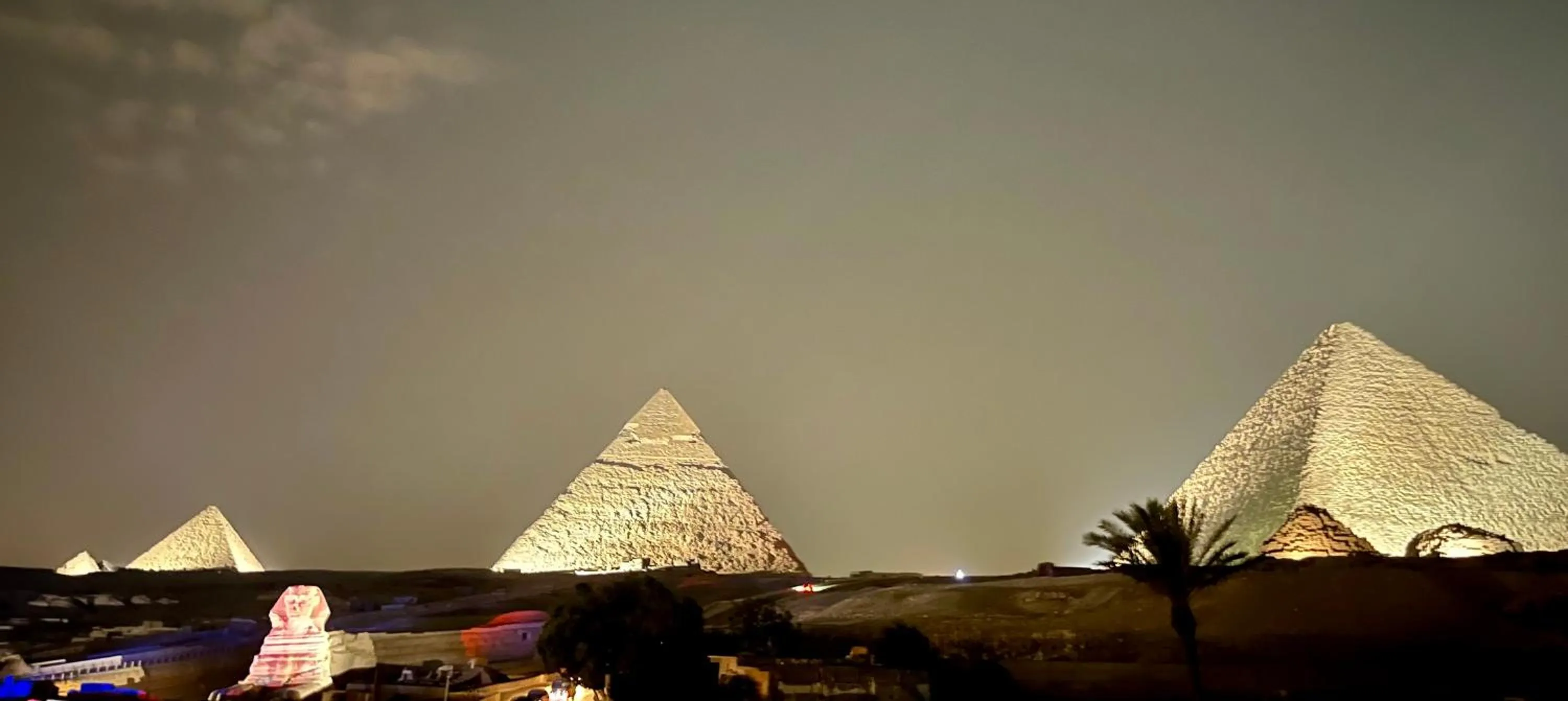 Landmark view in The Gate Hotel Front Pyramids & Sphinx View