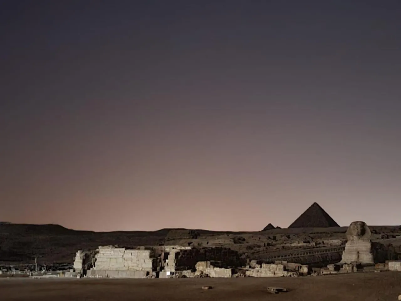 Nearby landmark in The Gate Hotel Front Pyramids & Sphinx View