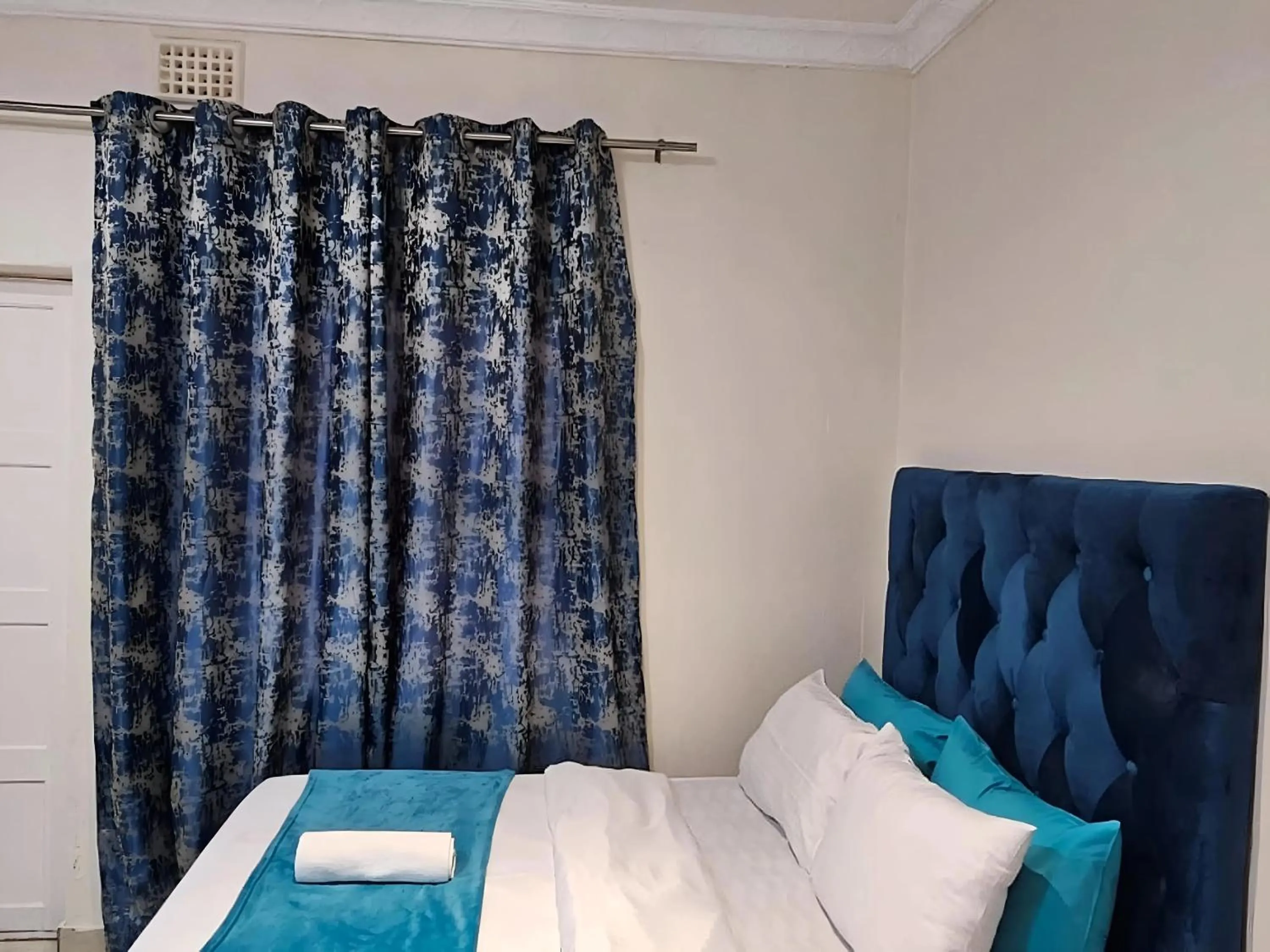 Bed in Goshen Lodge Spencer