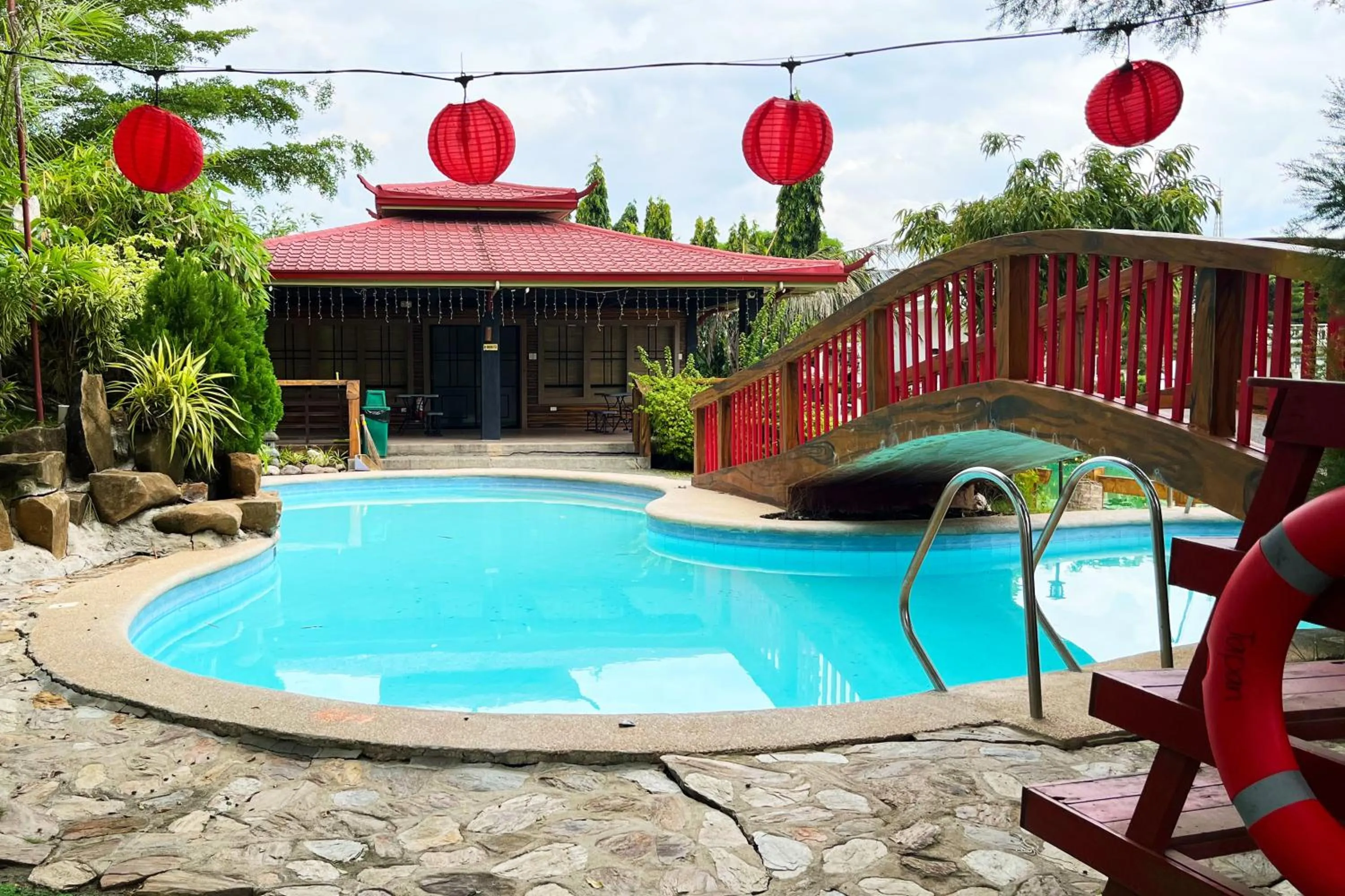 Swimming pool in Torres Farm Resort powered by Cocotel