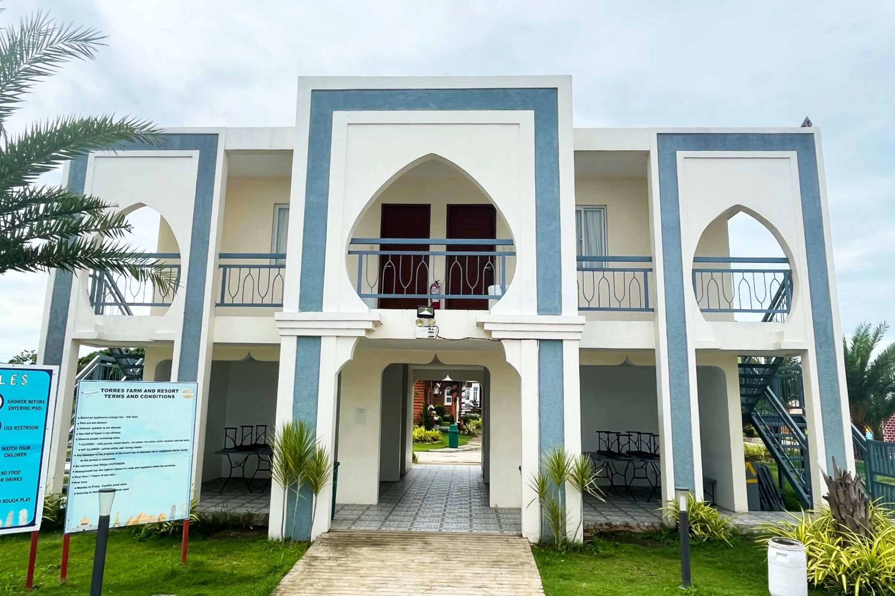 Property building in Torres Farm Resort powered by Cocotel