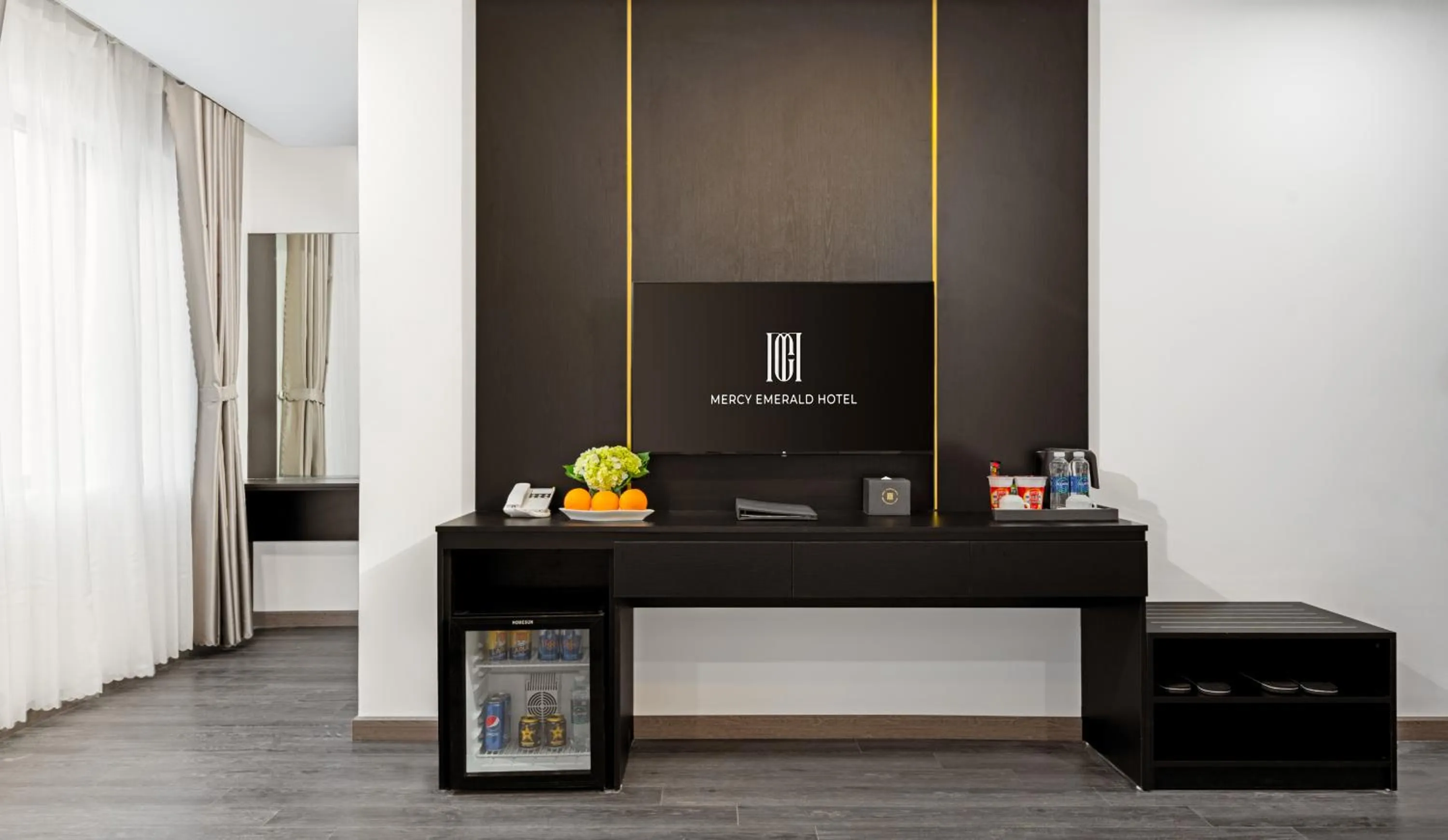 TV and multimedia in Mercy Emerald Hotel