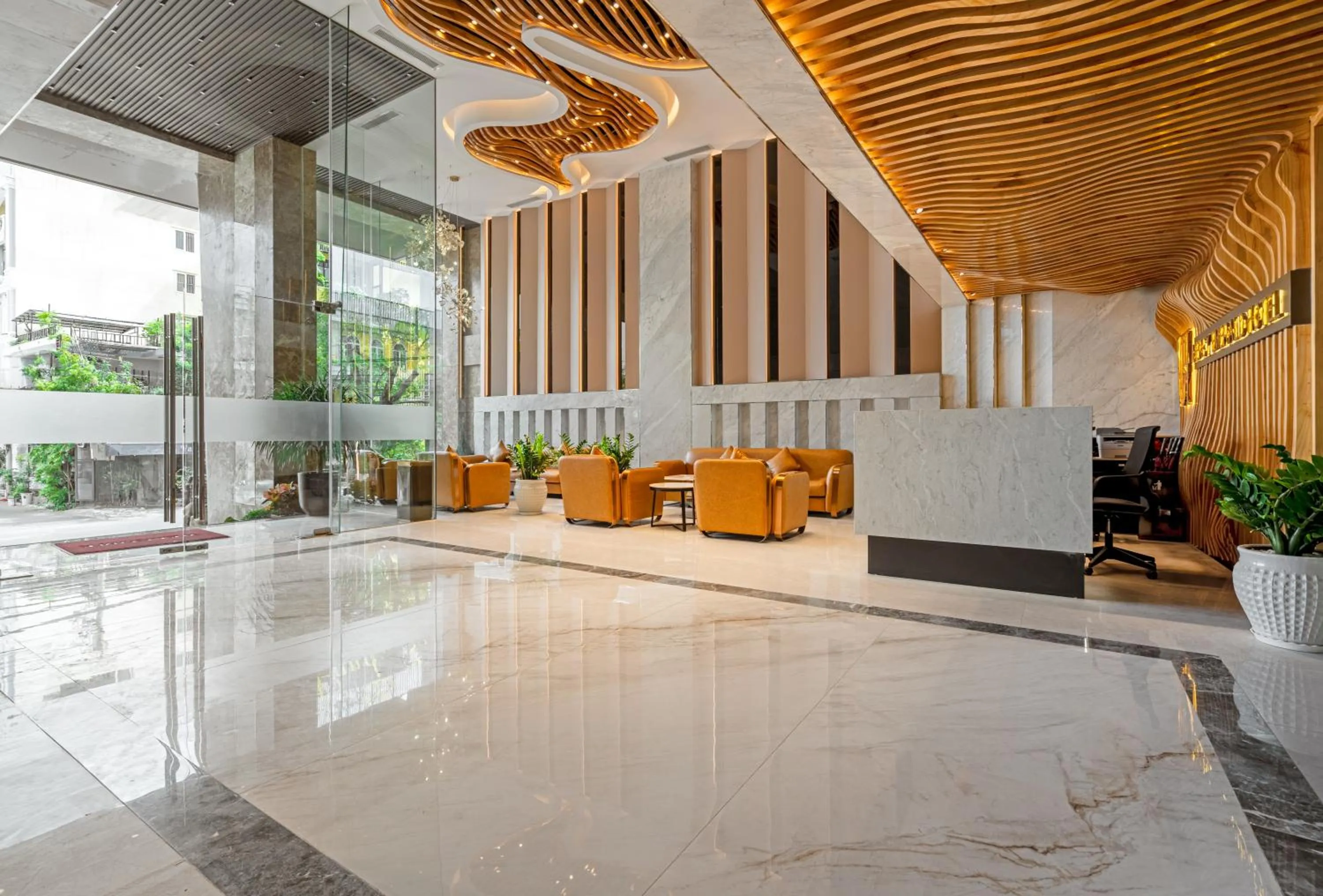 Lobby or reception in Mercy Emerald Hotel