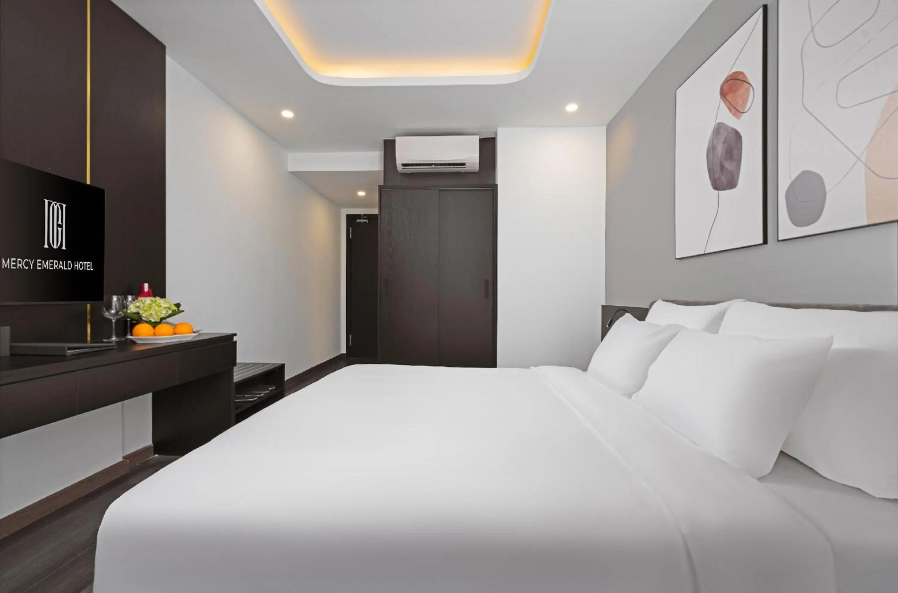 Bed in Mercy Emerald Hotel