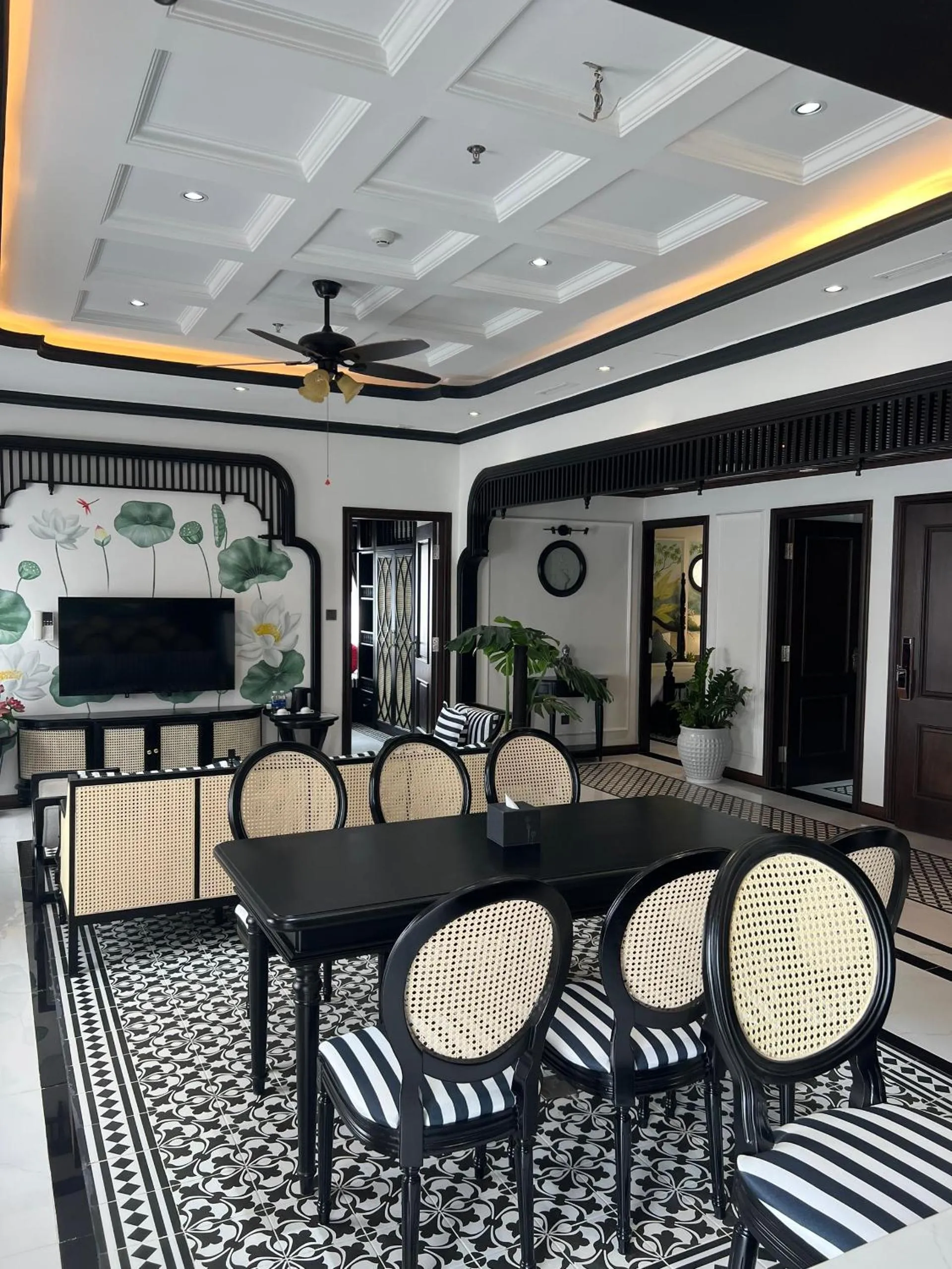 Communal lounge/ TV room in Mercy Emerald Hotel