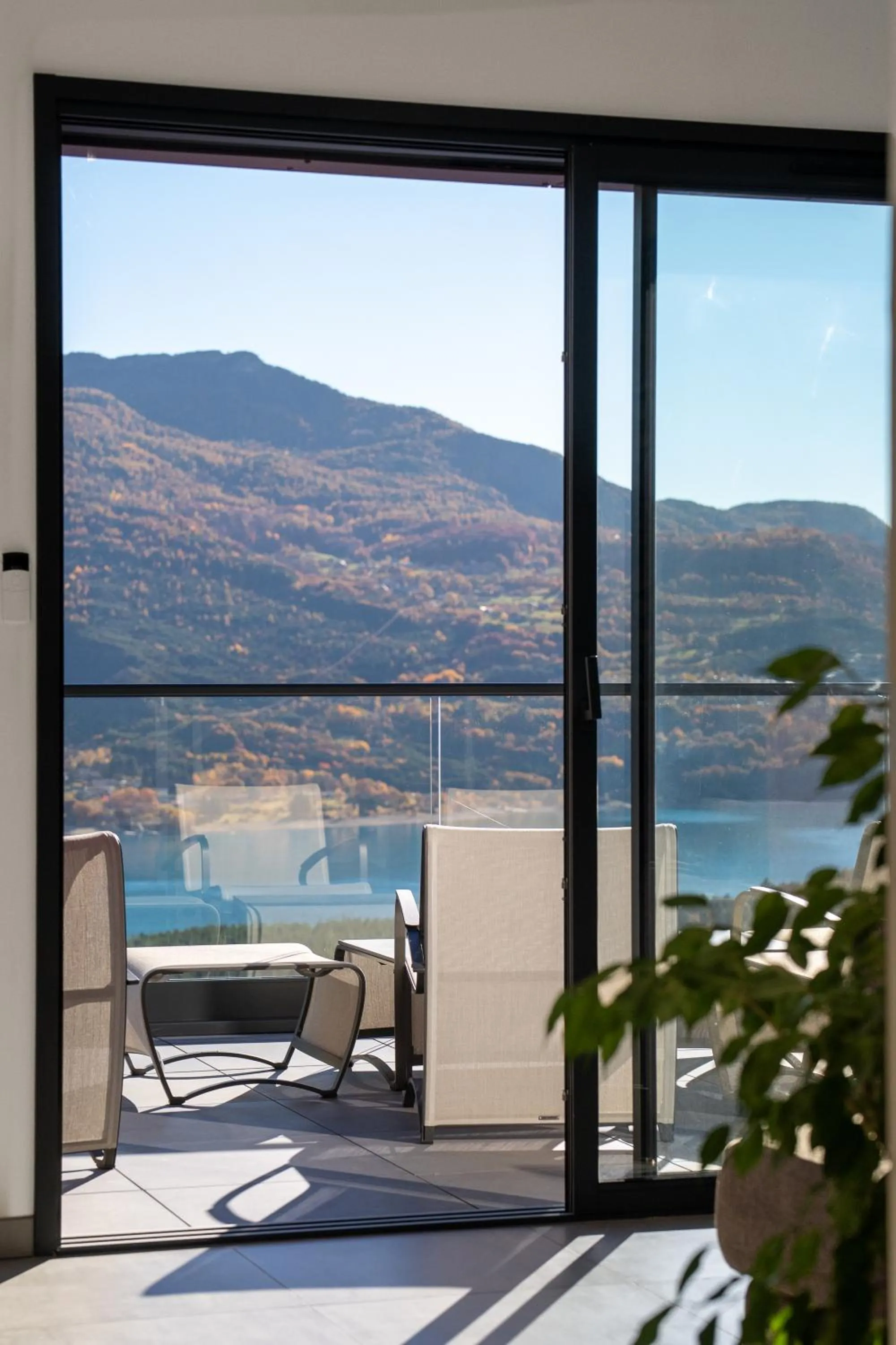 Lake view in Les Restanques du lac