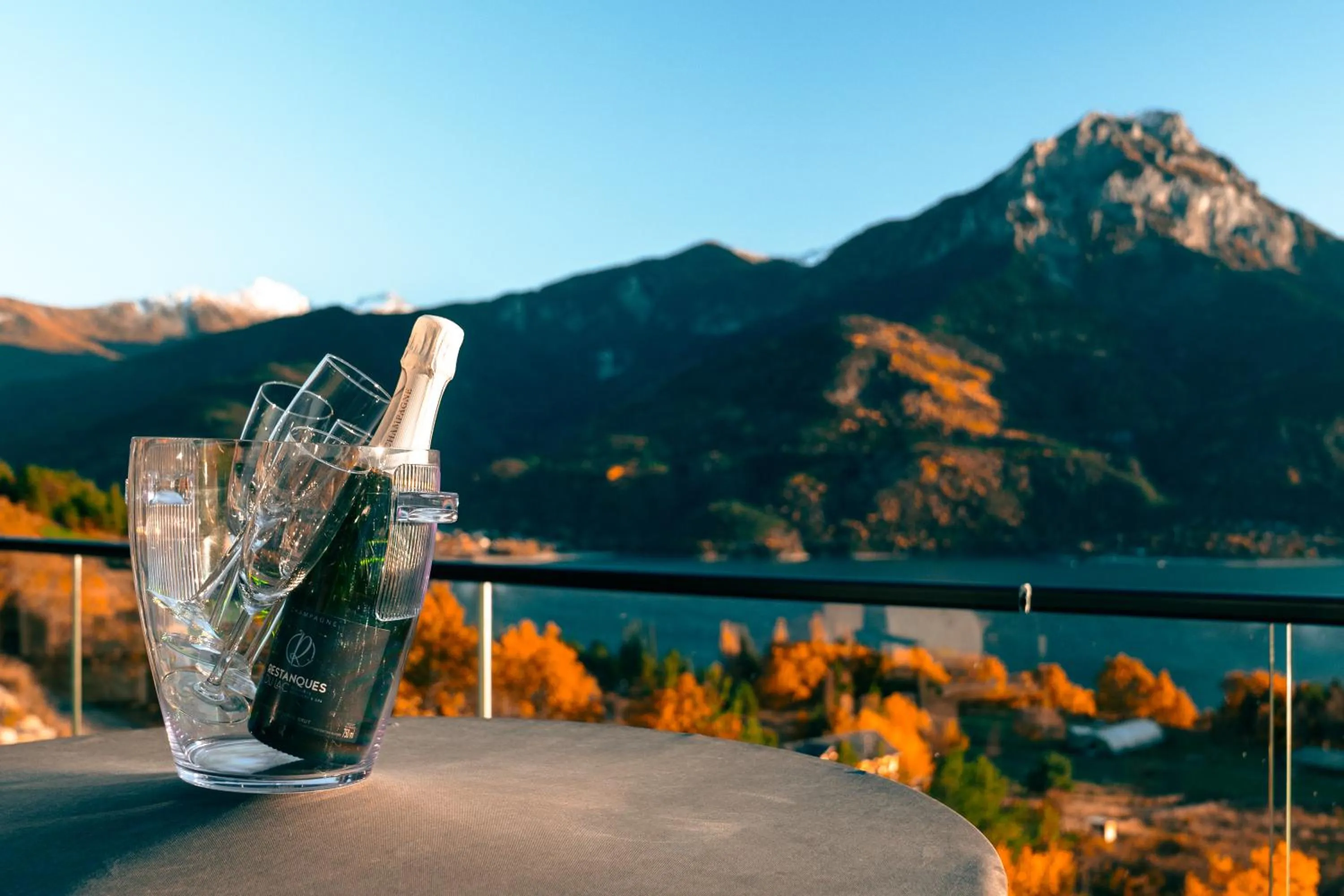 Lake view in Les Restanques du lac