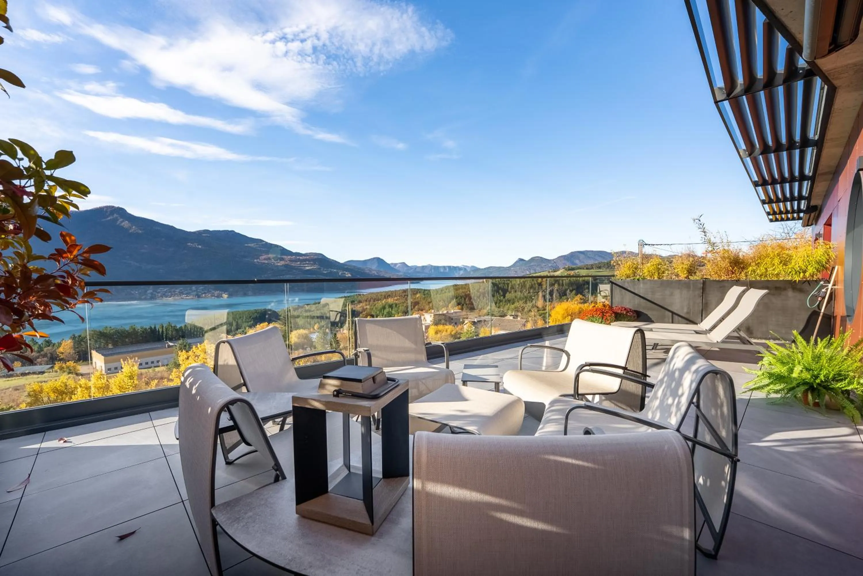 Lake view in Les Restanques du lac