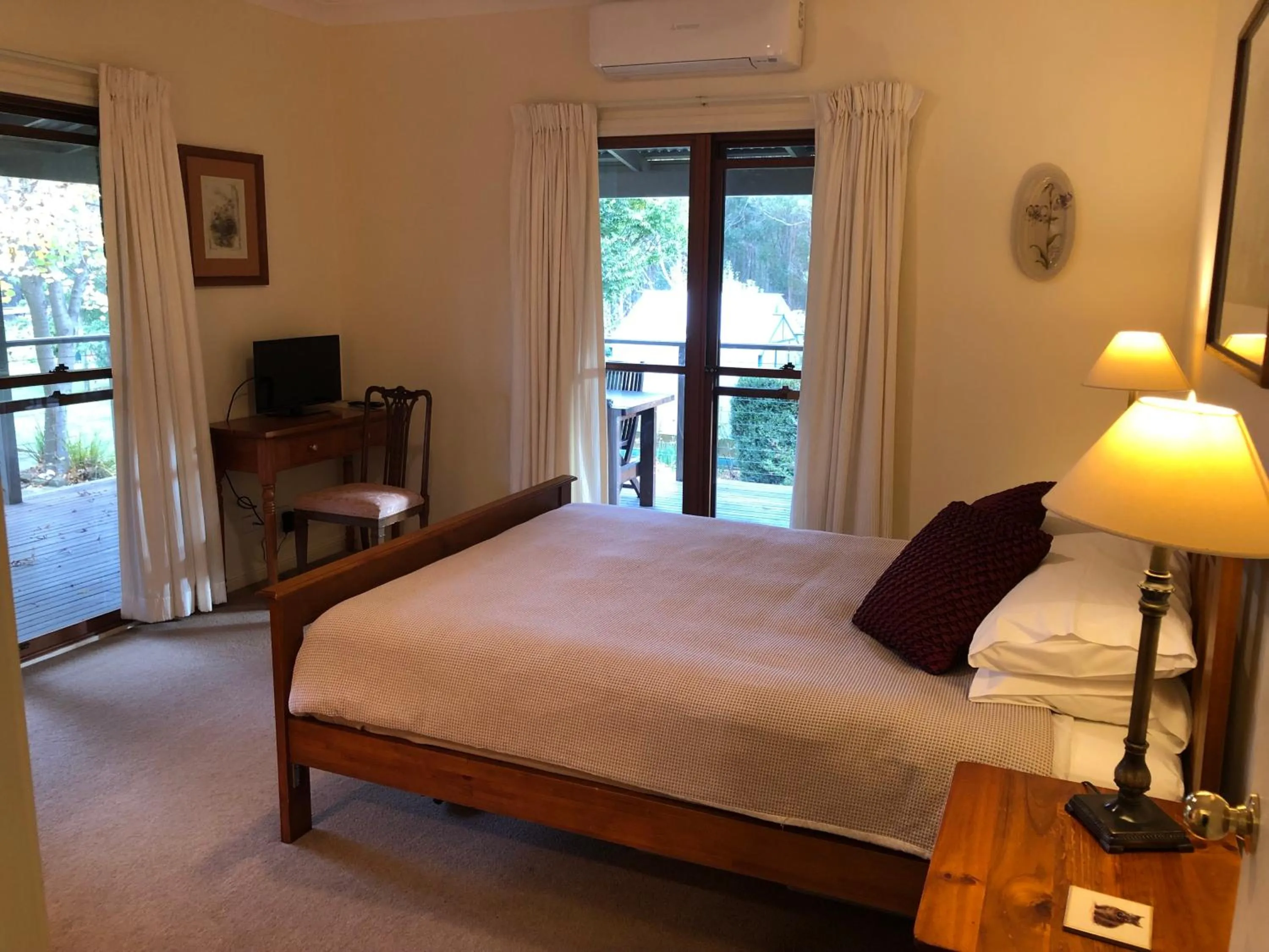 Property building, Bed in Meriba B and B