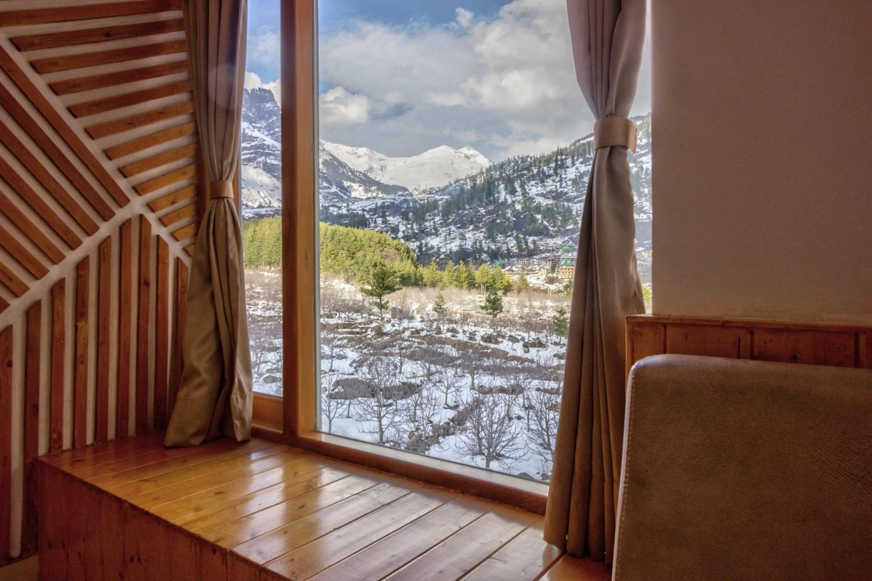 Natural landscape in La Aero Resort Home in Snow Mountains