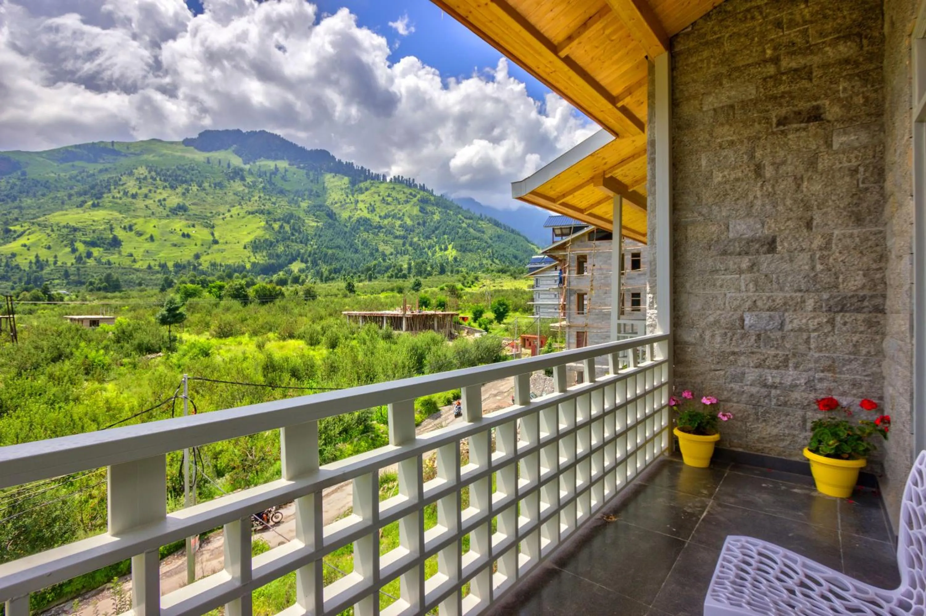 Balcony/Terrace in La Aero Resort Home in Snow Mountains