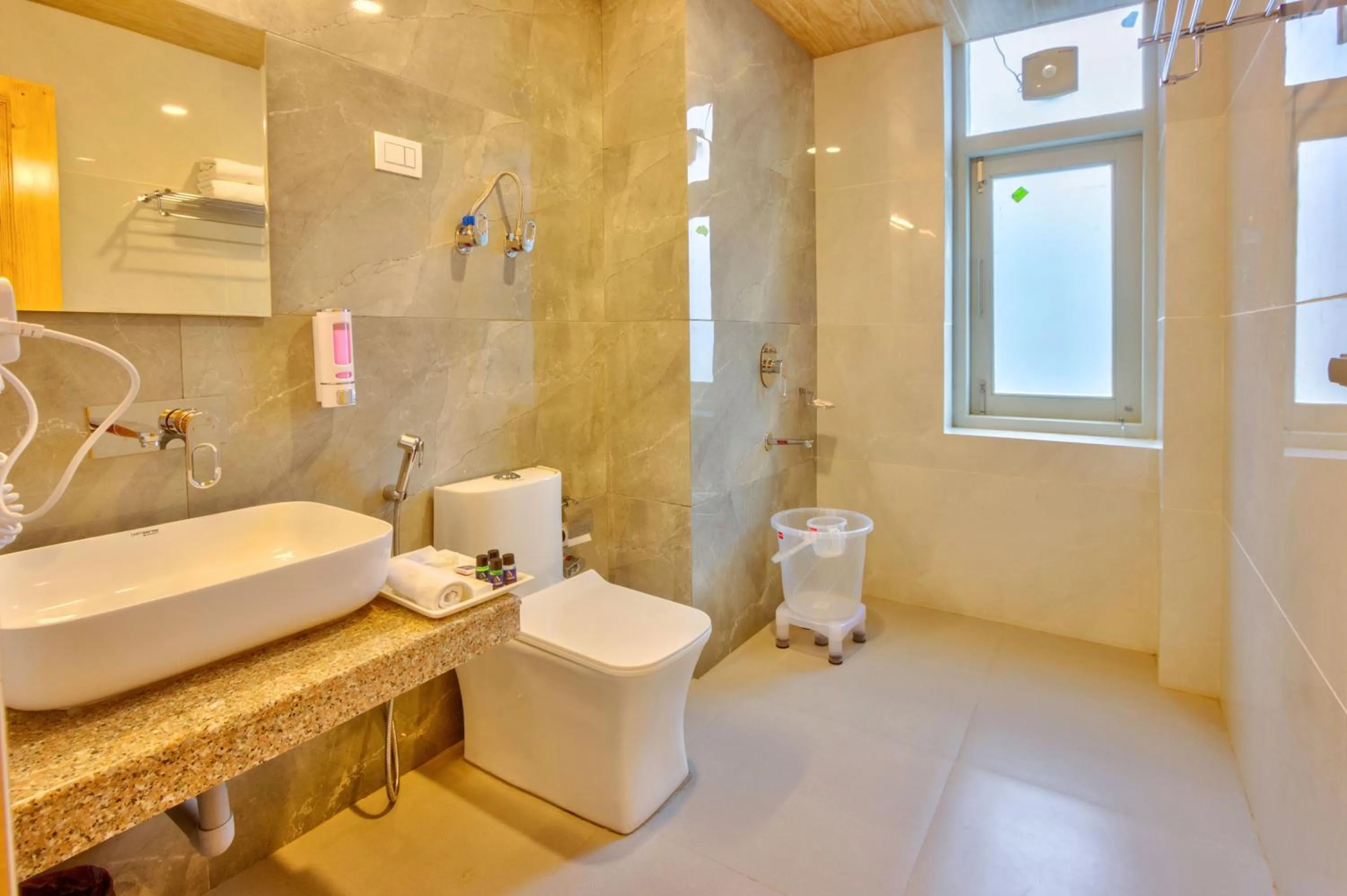 Shower in La Aero Resort Home in Snow Mountains