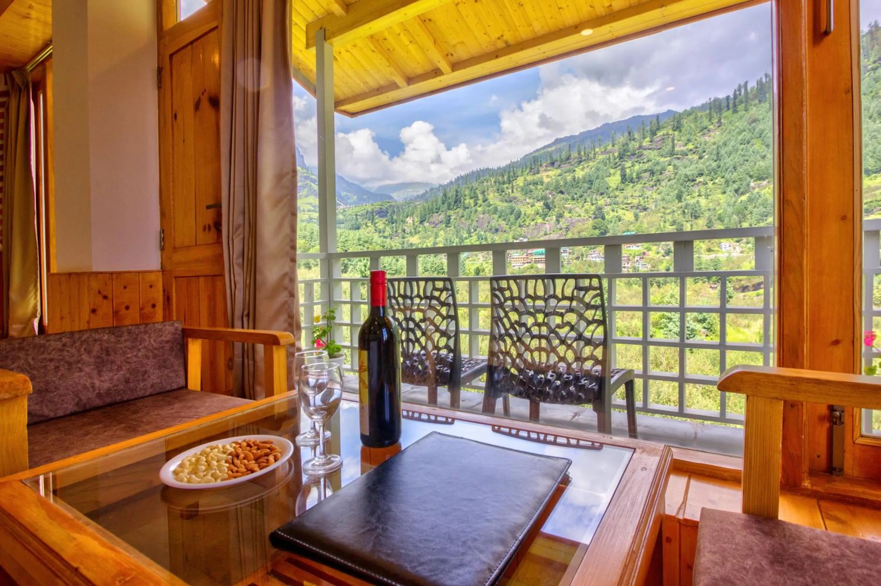 Day in La Aero Resort Home in Snow Mountains