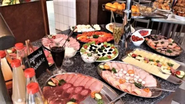 Food and drinks in Hotel Fabrice