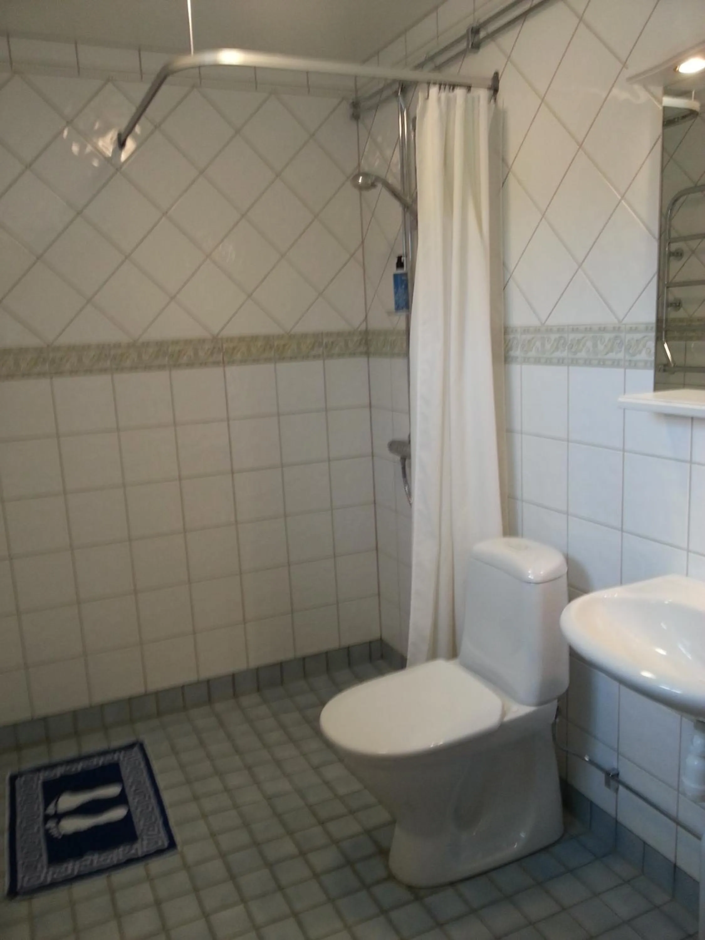 Bathroom in Kullsbjörken Bed & Breakfast