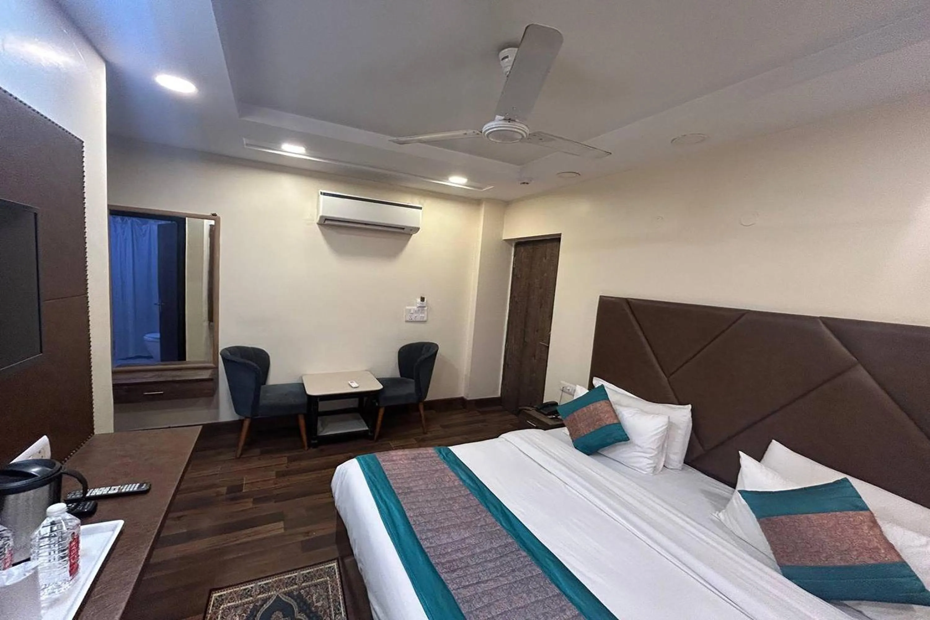 Bed in HOTEL SINGH CONTINETAL