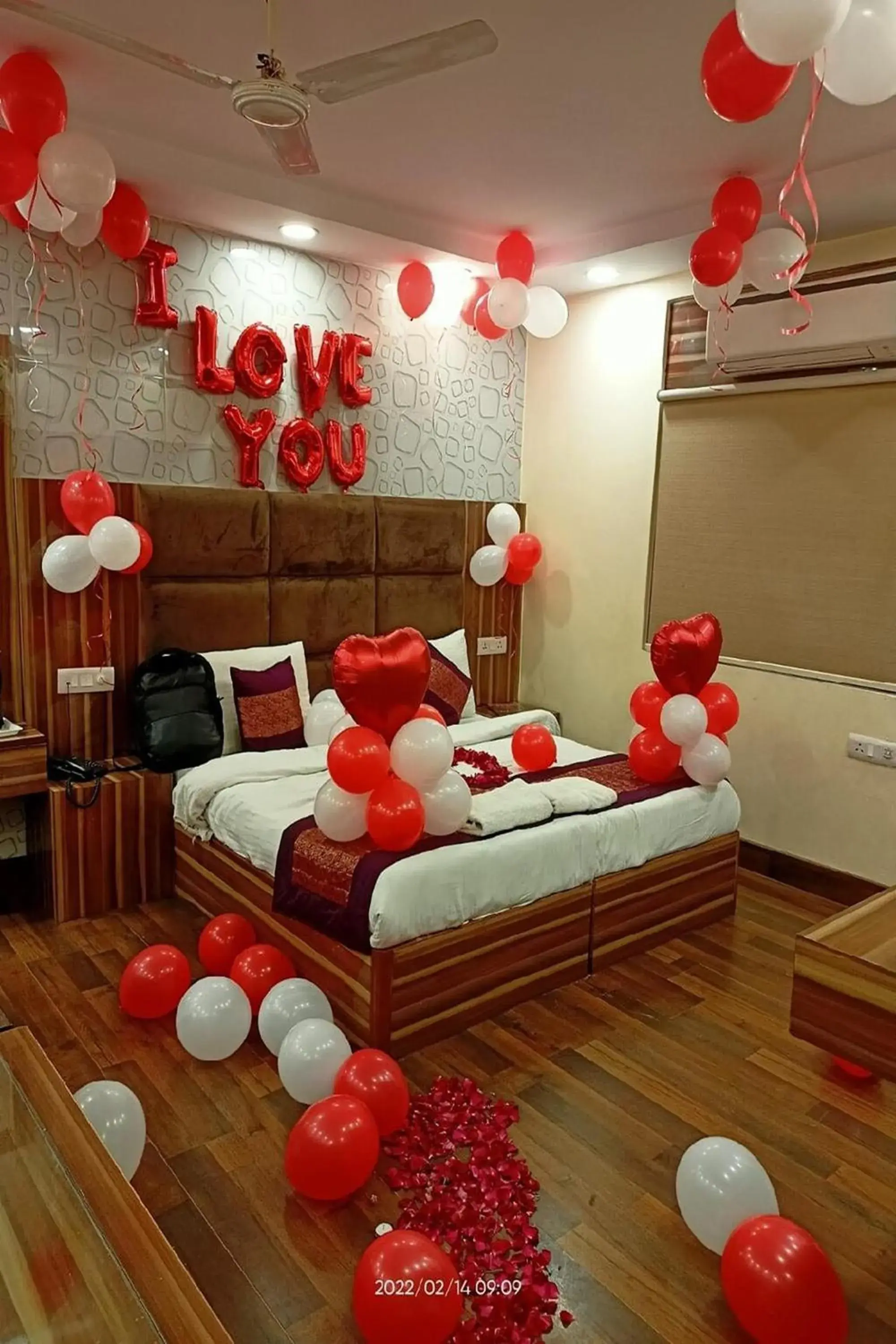 Bed in HOTEL SINGH CONTINETAL Bed in HOTEL SINGH CONTINETAL