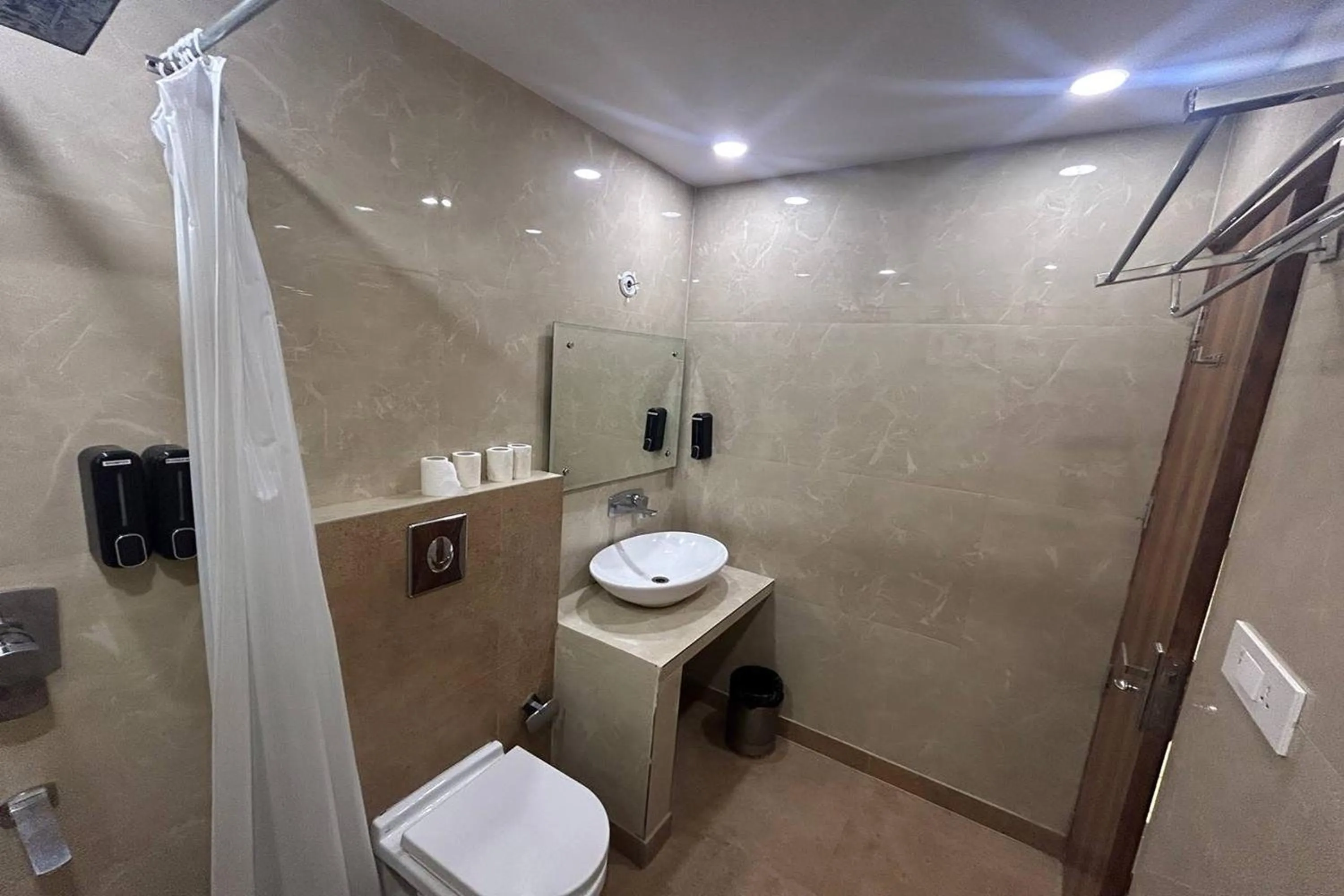 Shower in HOTEL SINGH CONTINETAL
