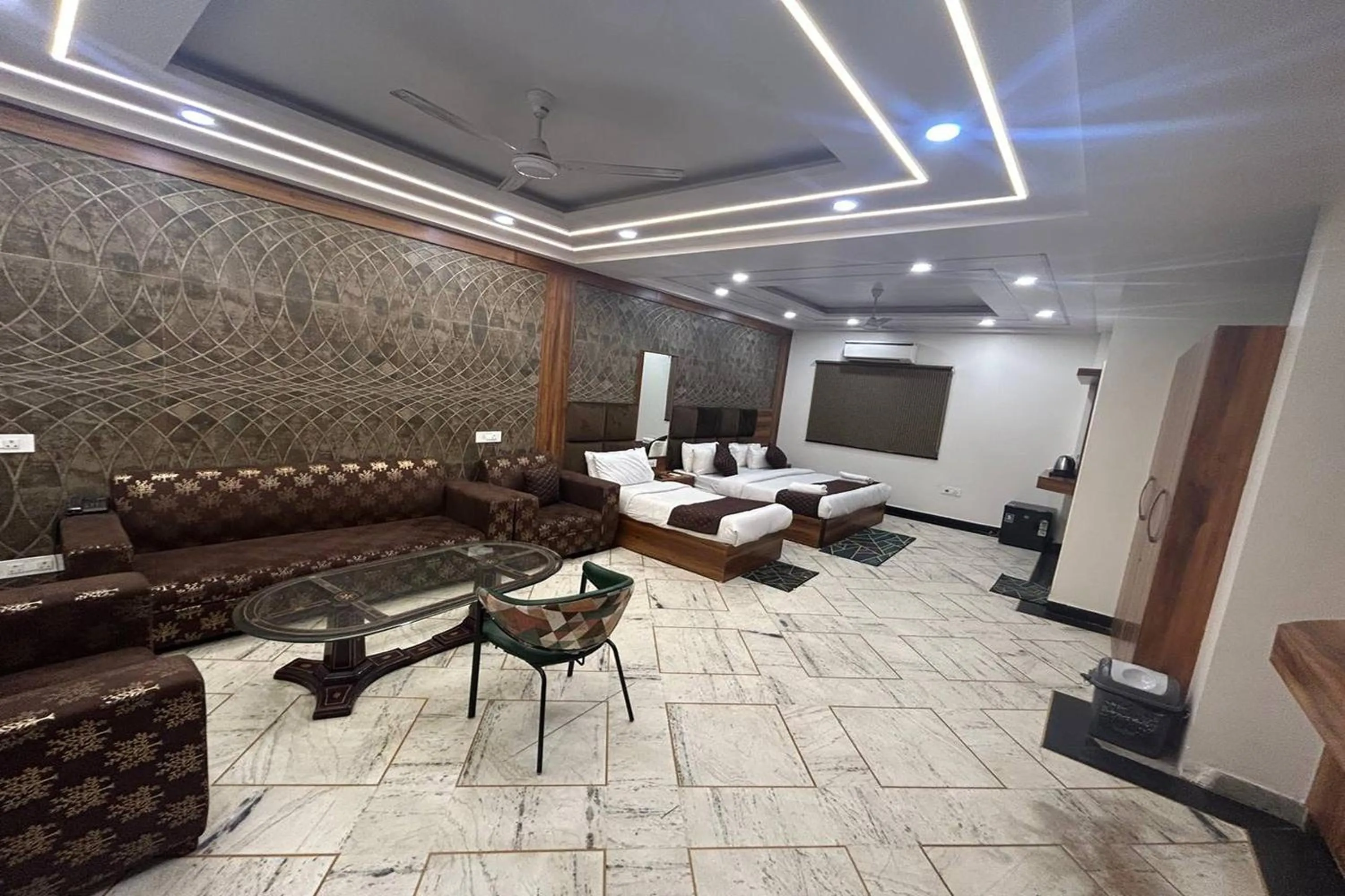 Bed in HOTEL SINGH CONTINETAL