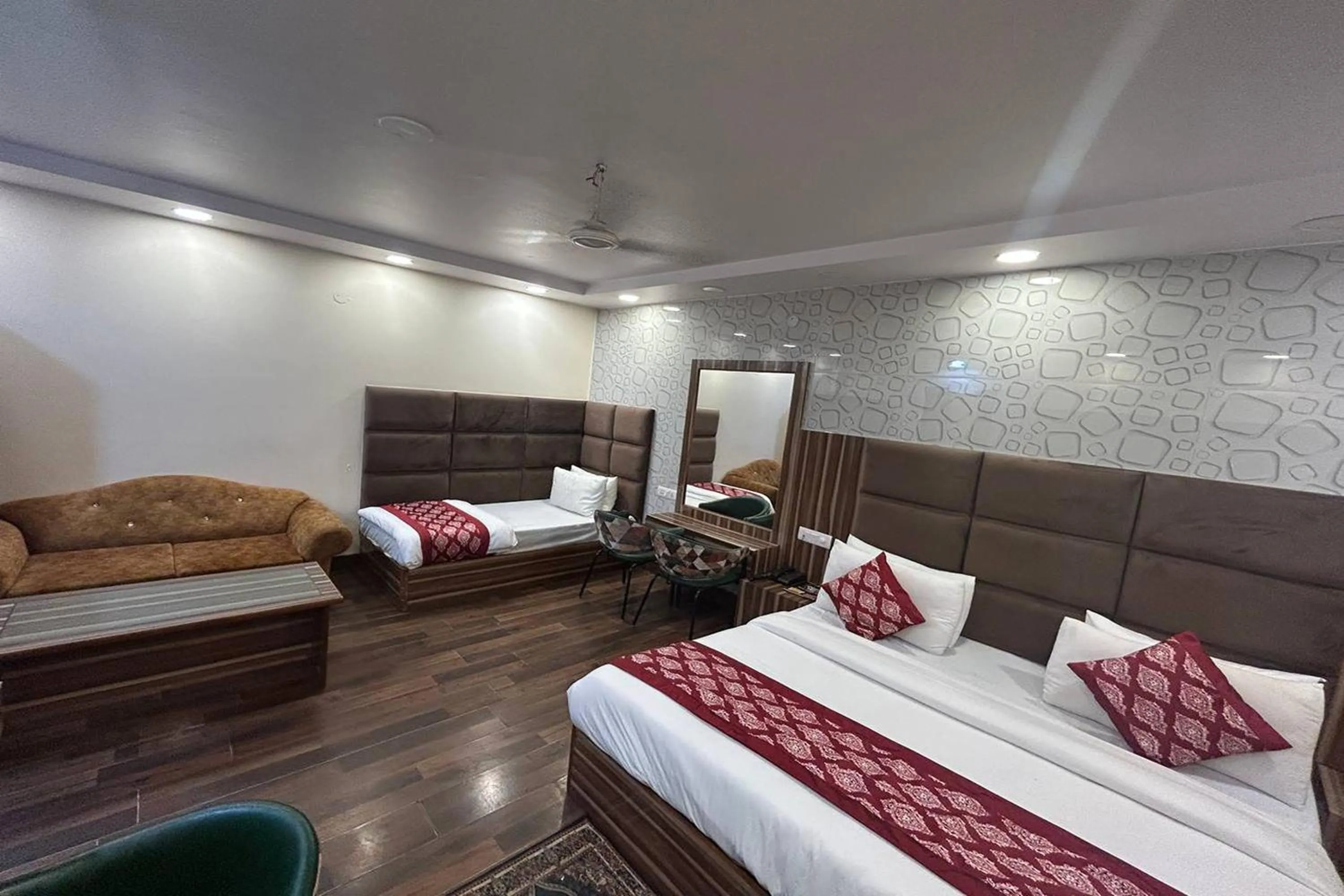 Bed in HOTEL SINGH CONTINETAL