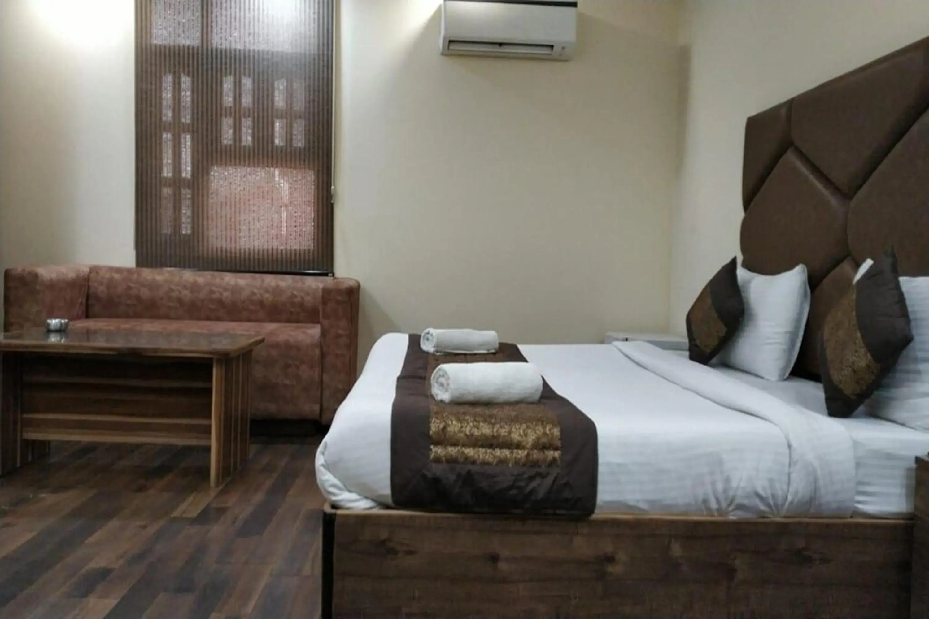 Bed in HOTEL SINGH CONTINETAL Bed in HOTEL SINGH CONTINETAL