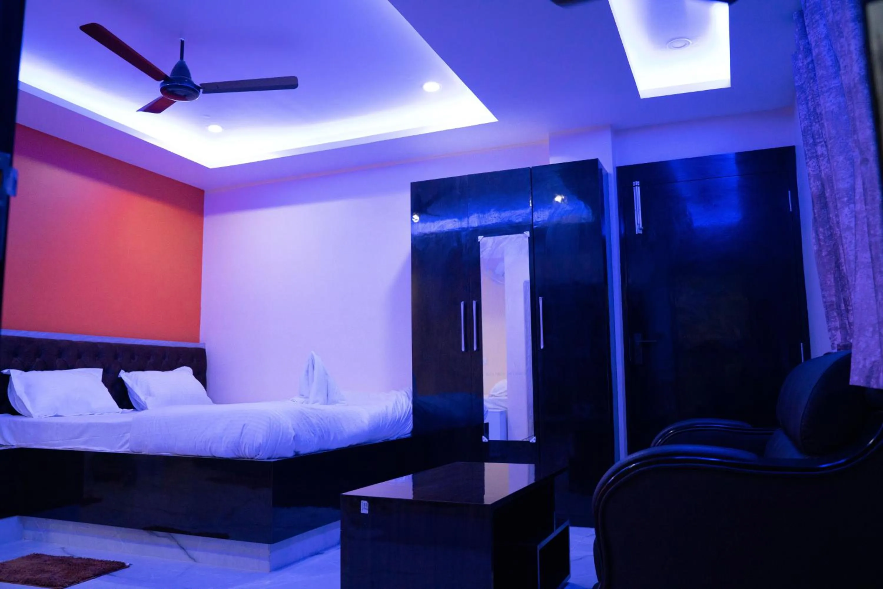 Bed in Vaidehi Inn-A Unit of vaidehi guest house