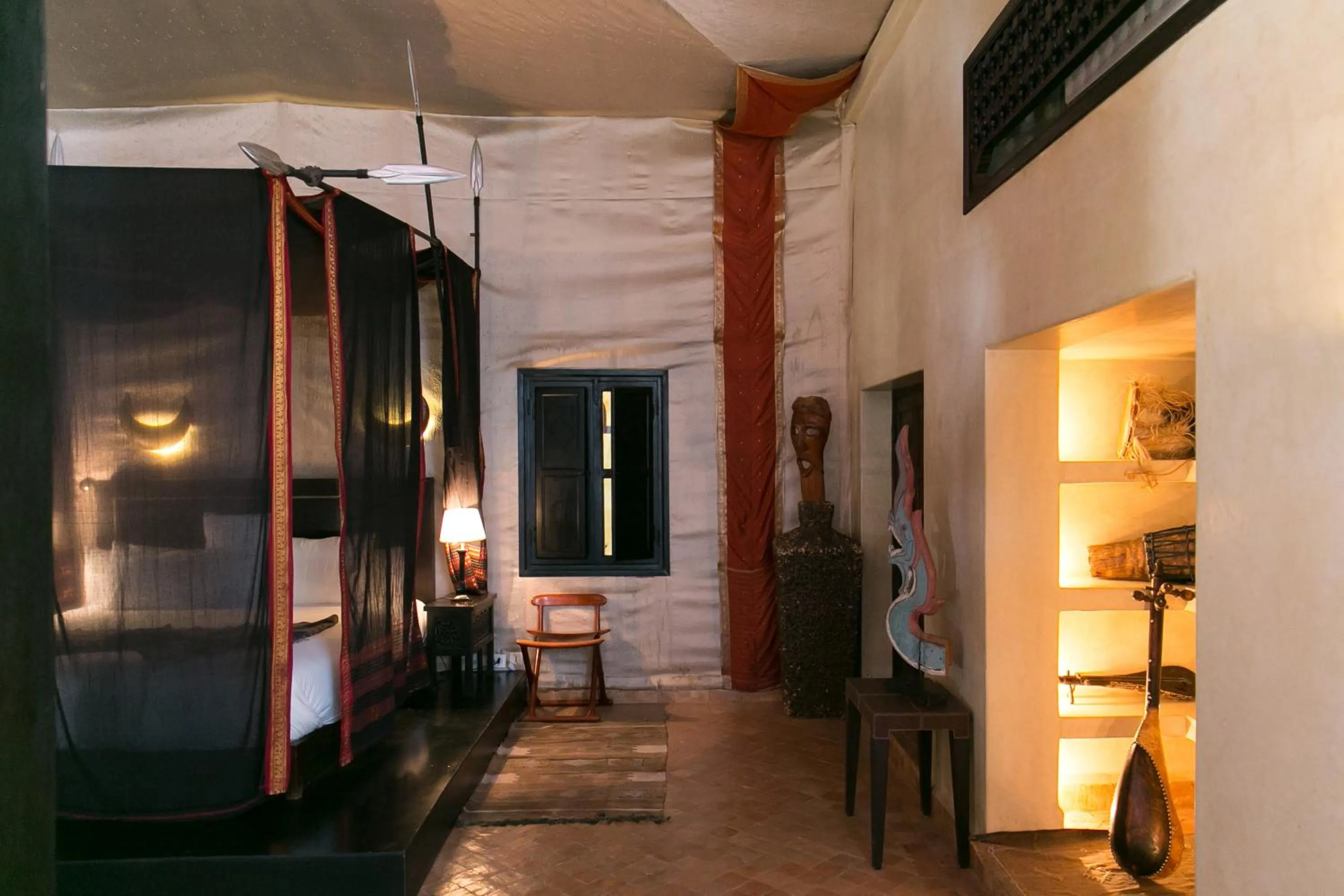 Decorative detail in Lodge K