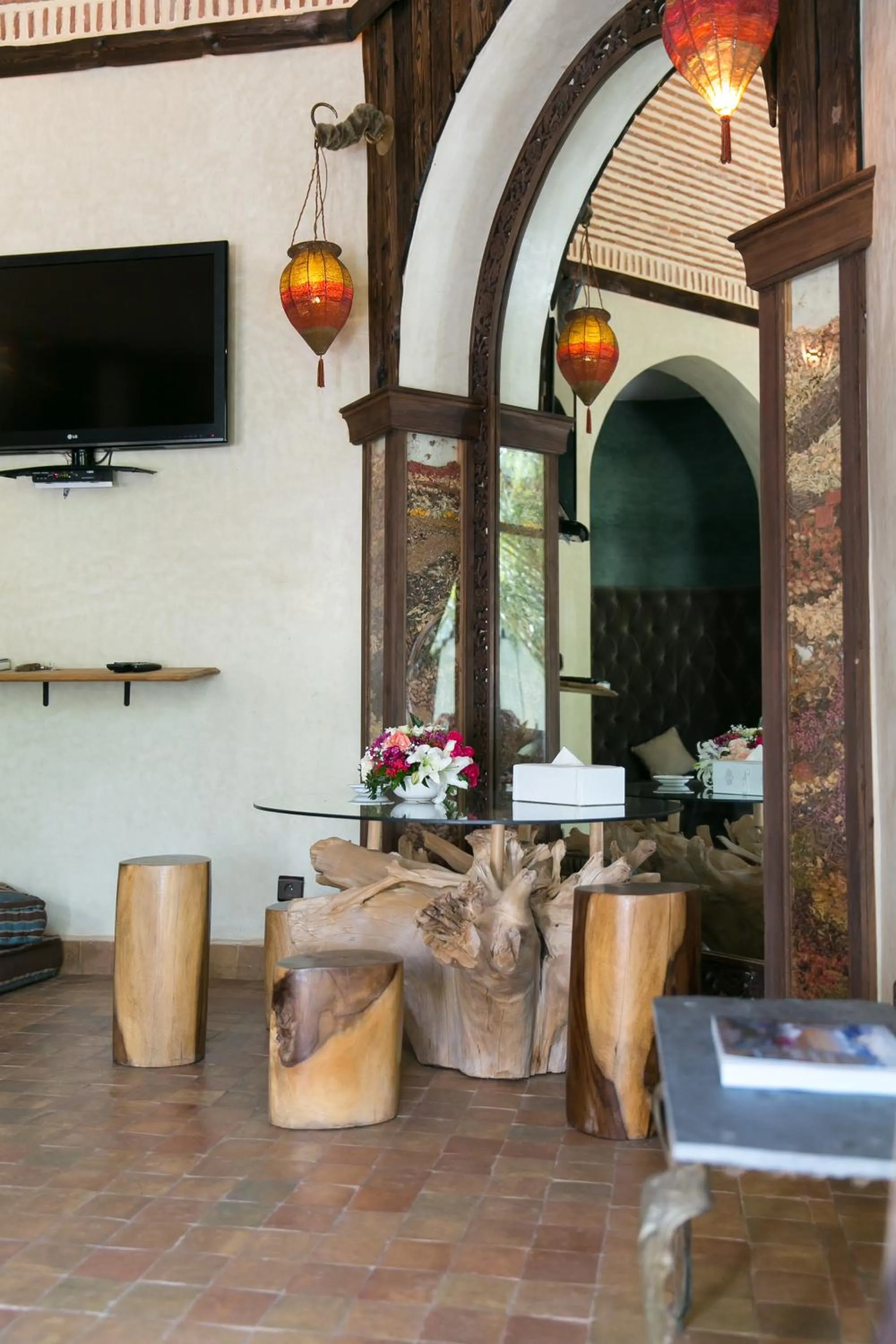 Decorative detail in Lodge K